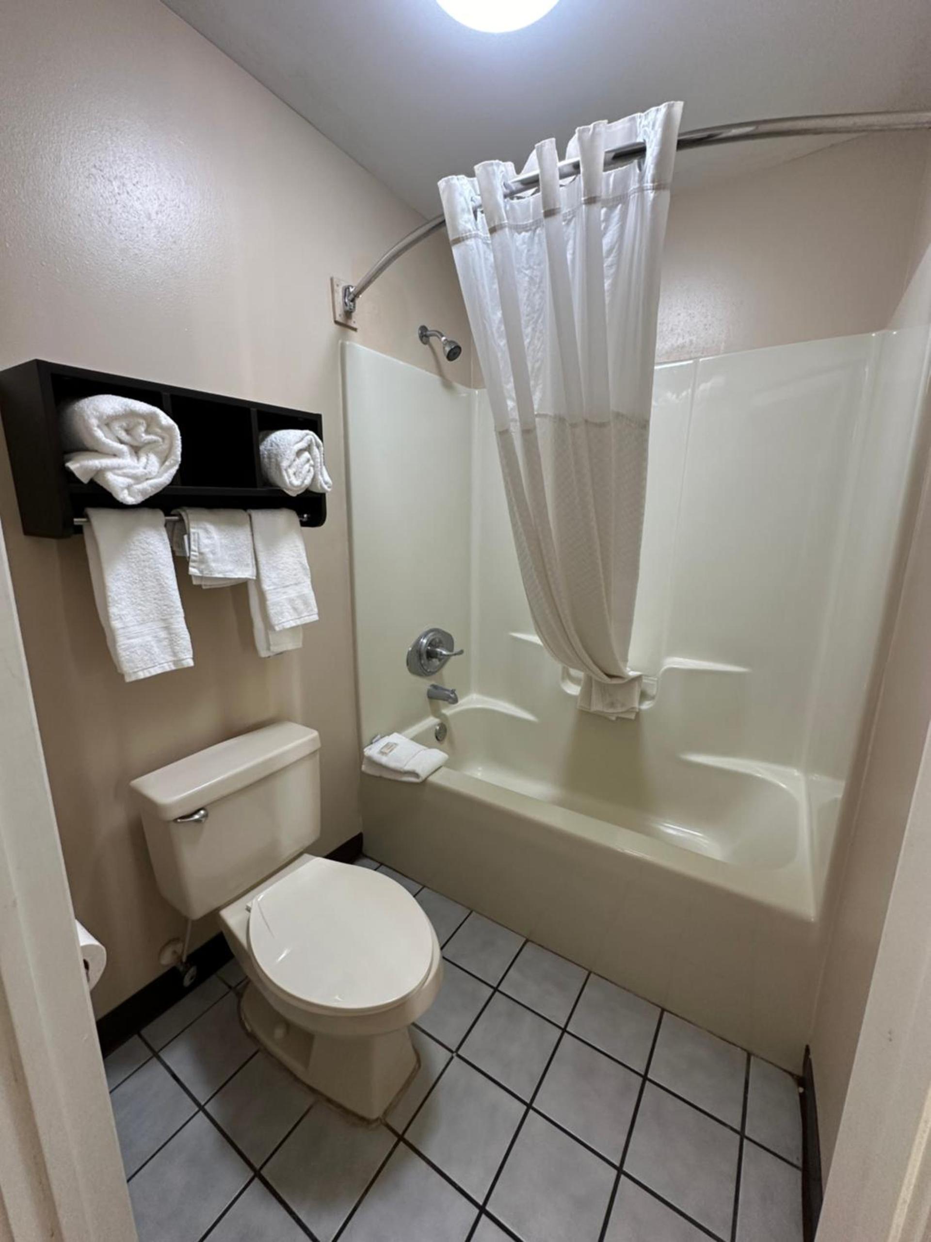 Baymont by Wyndham Thomasville photo 62