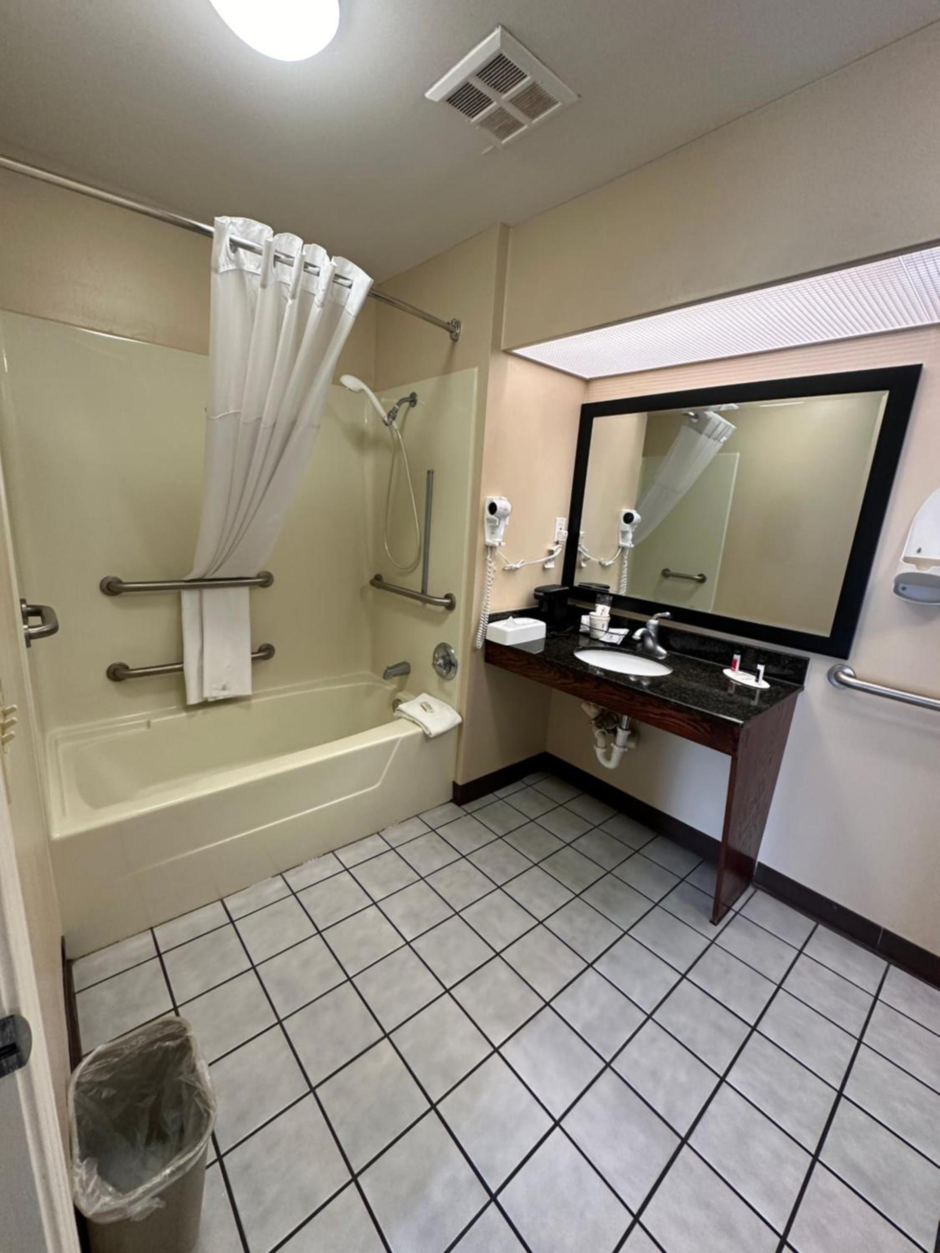 Baymont by Wyndham Thomasville photo 30