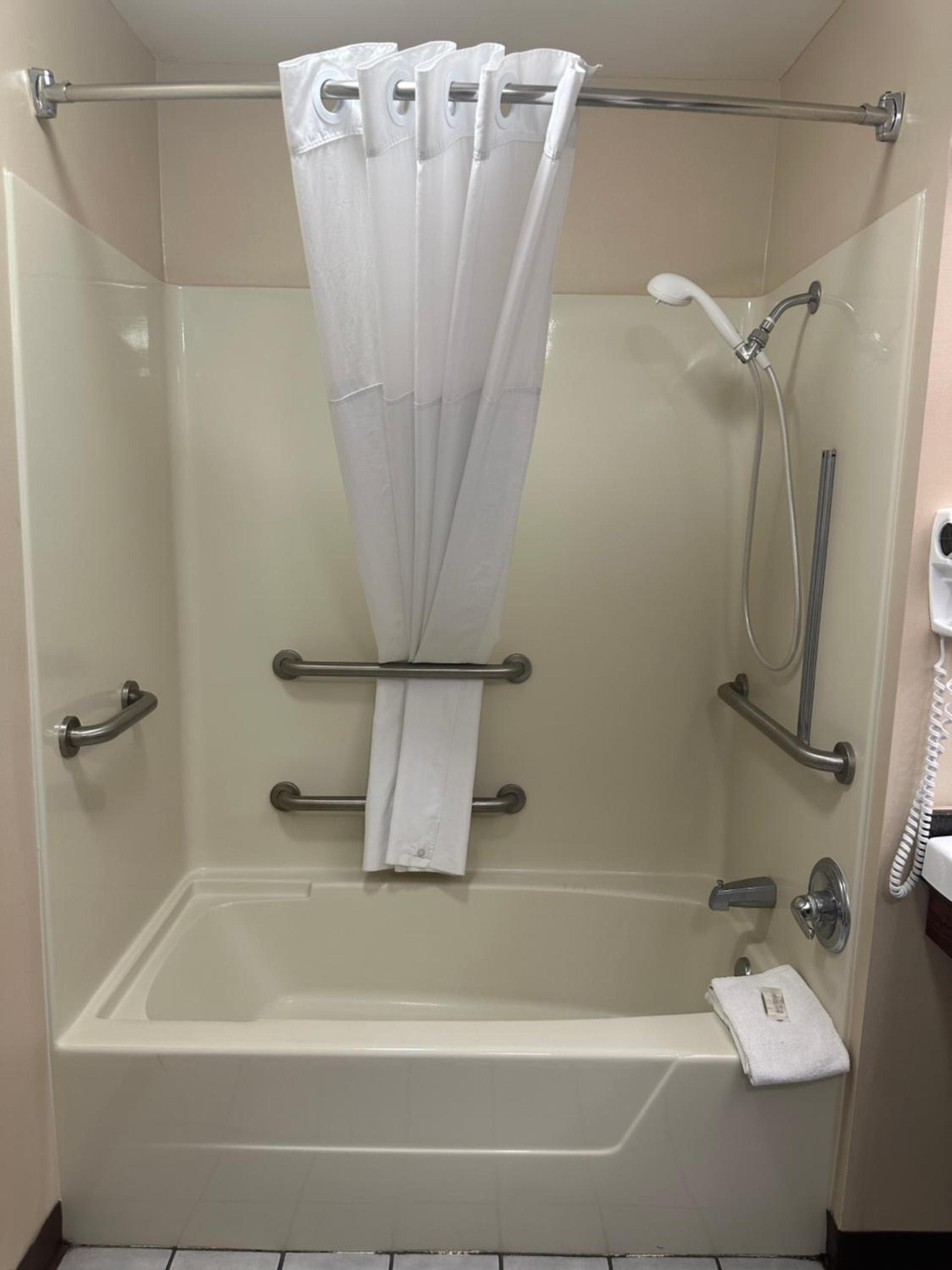 Baymont by Wyndham Thomasville photo 28