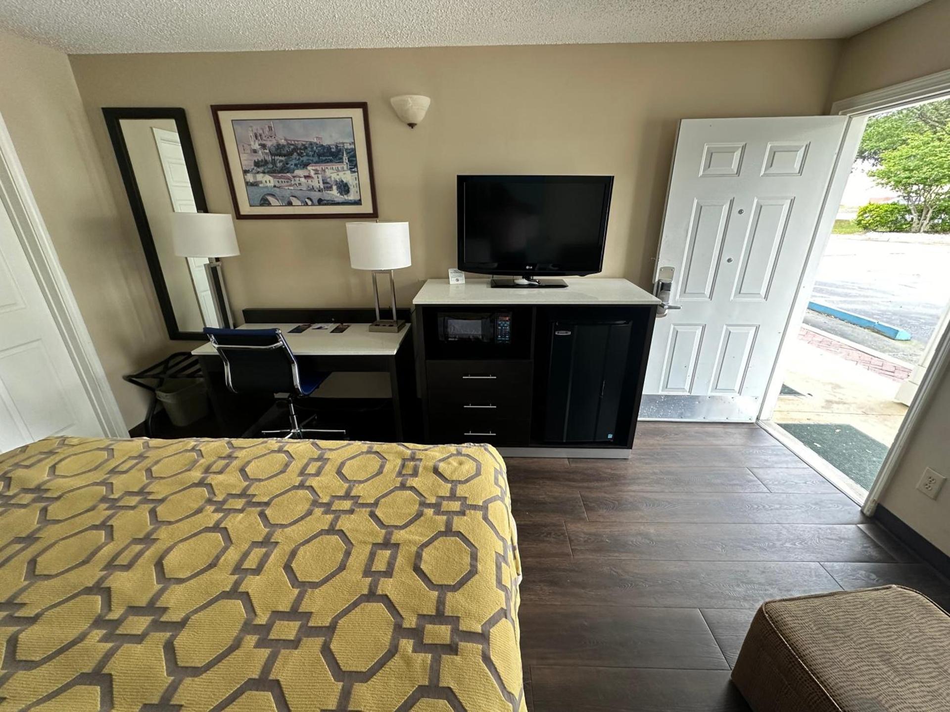 Baymont by Wyndham Thomasville photo 10