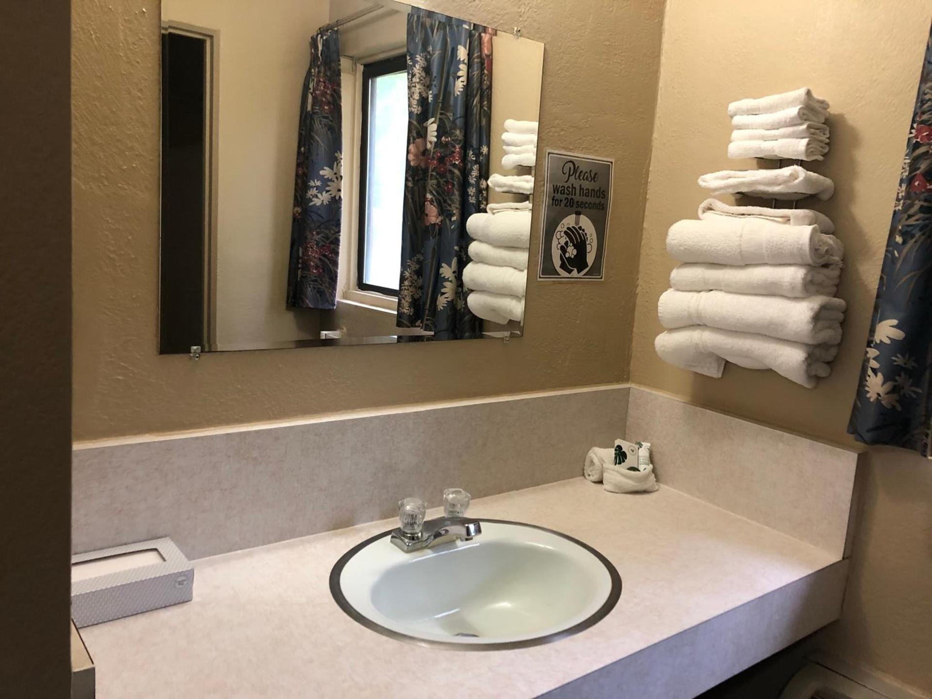 Laurel Park Inn photo 7