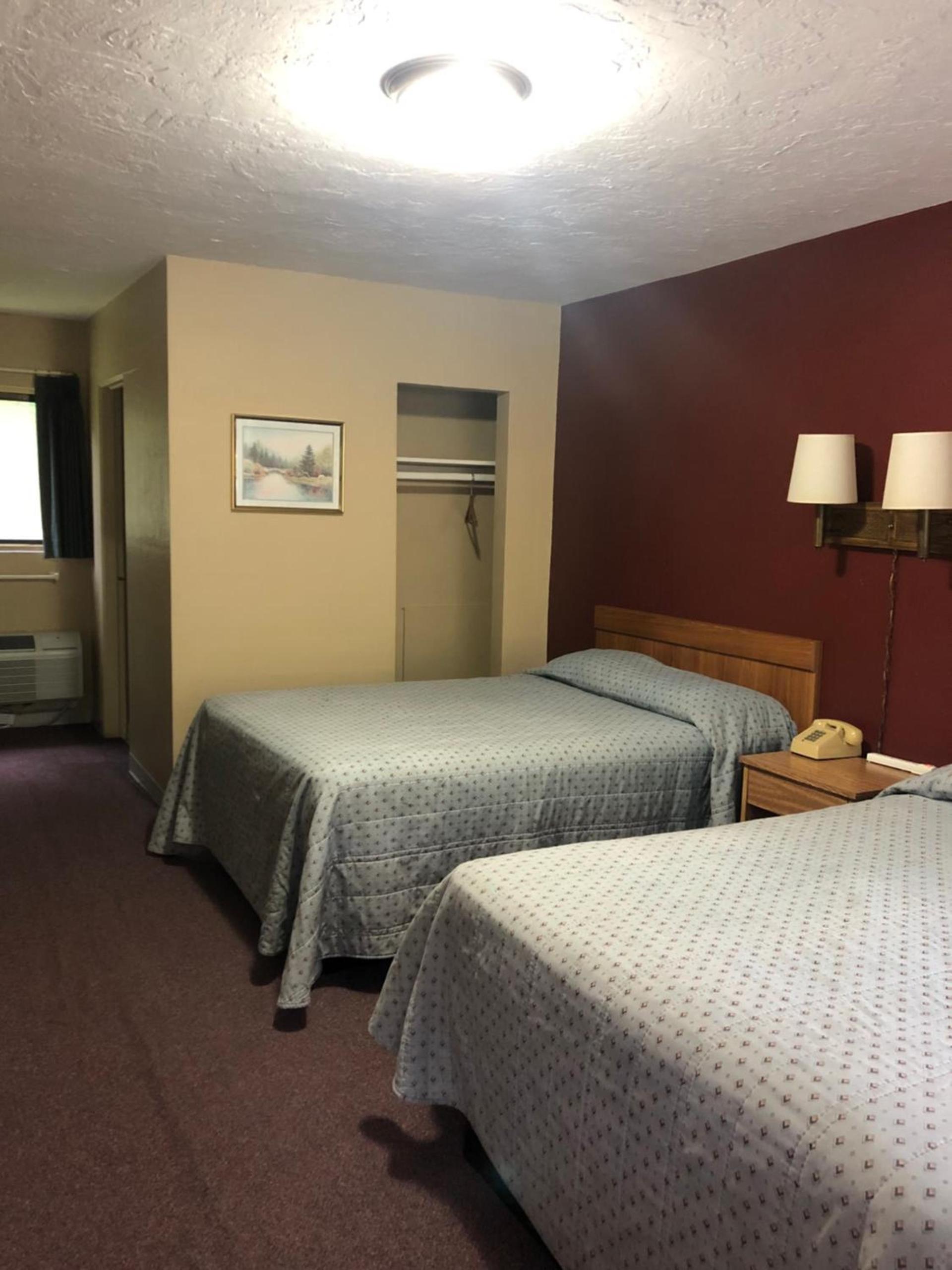 Laurel Park Inn photo 21
