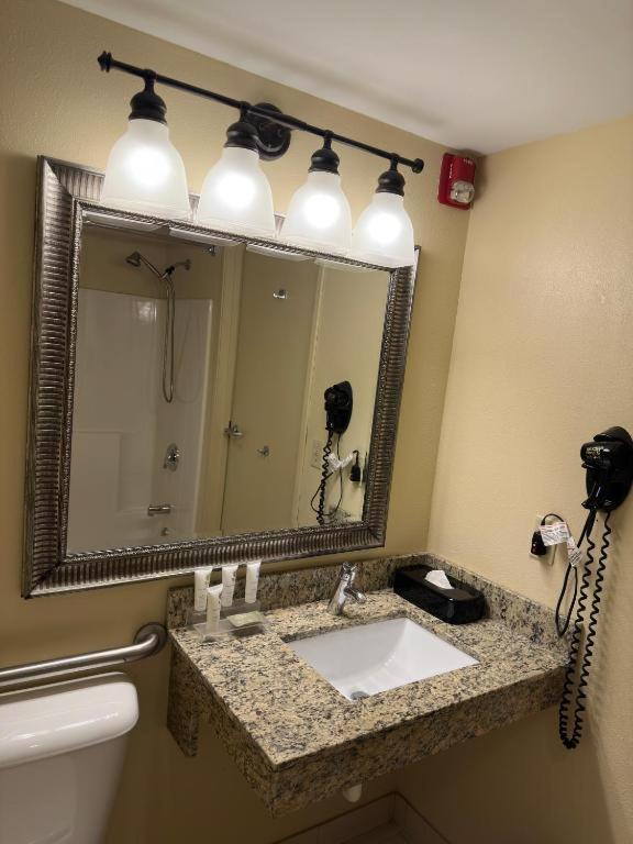 Country Inn & Suites by Radisson, Macedonia, OH photo 33