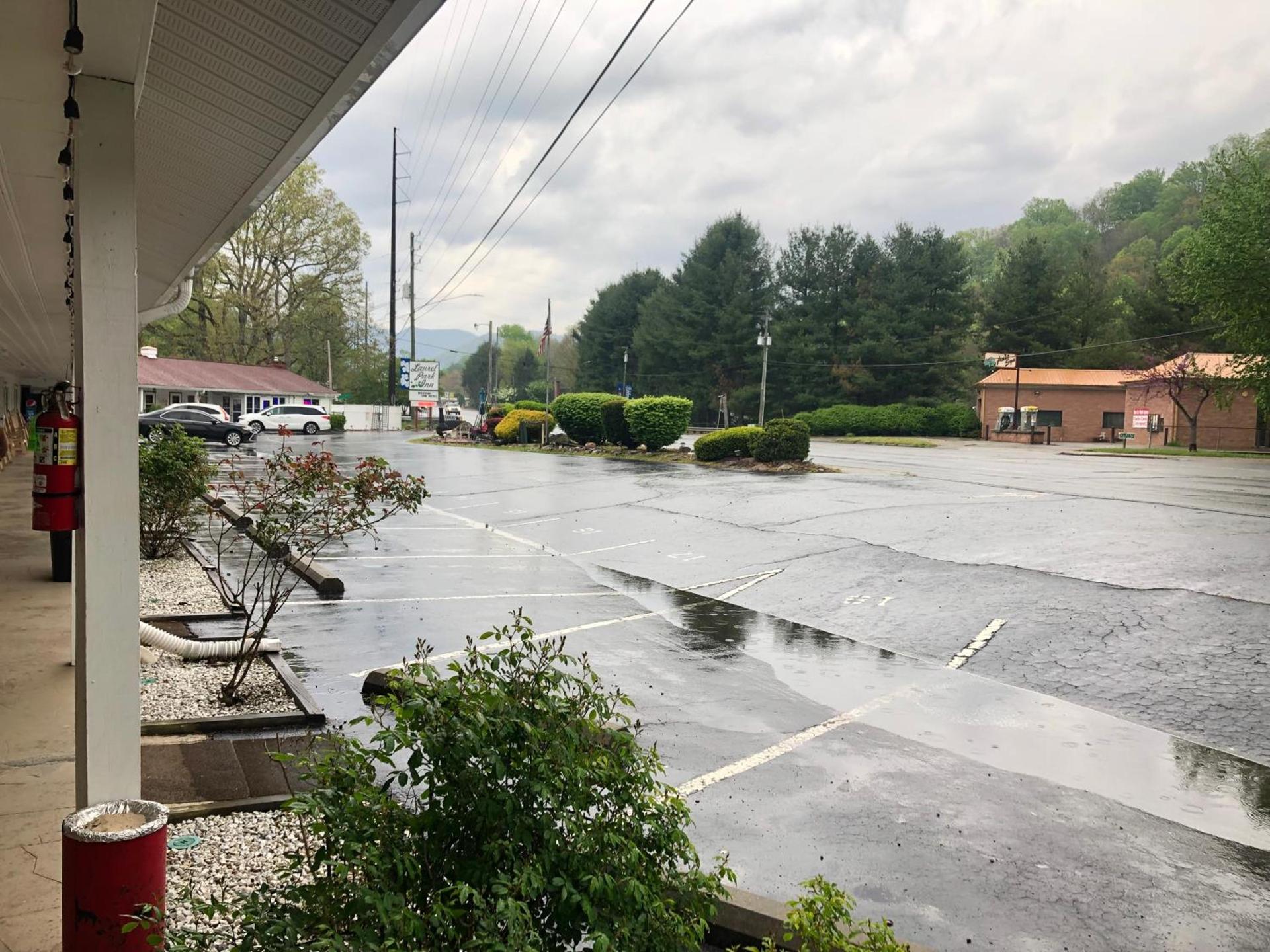 Laurel Park Inn photo 25