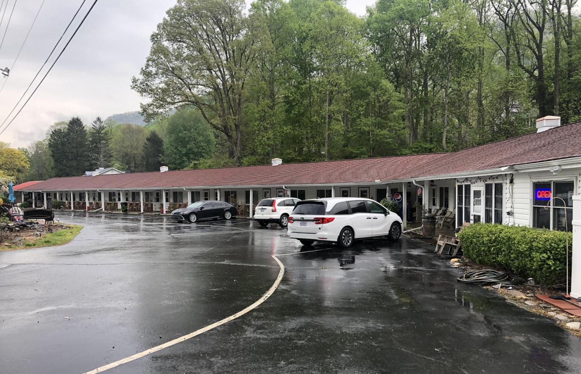 Laurel Park Inn photo 28