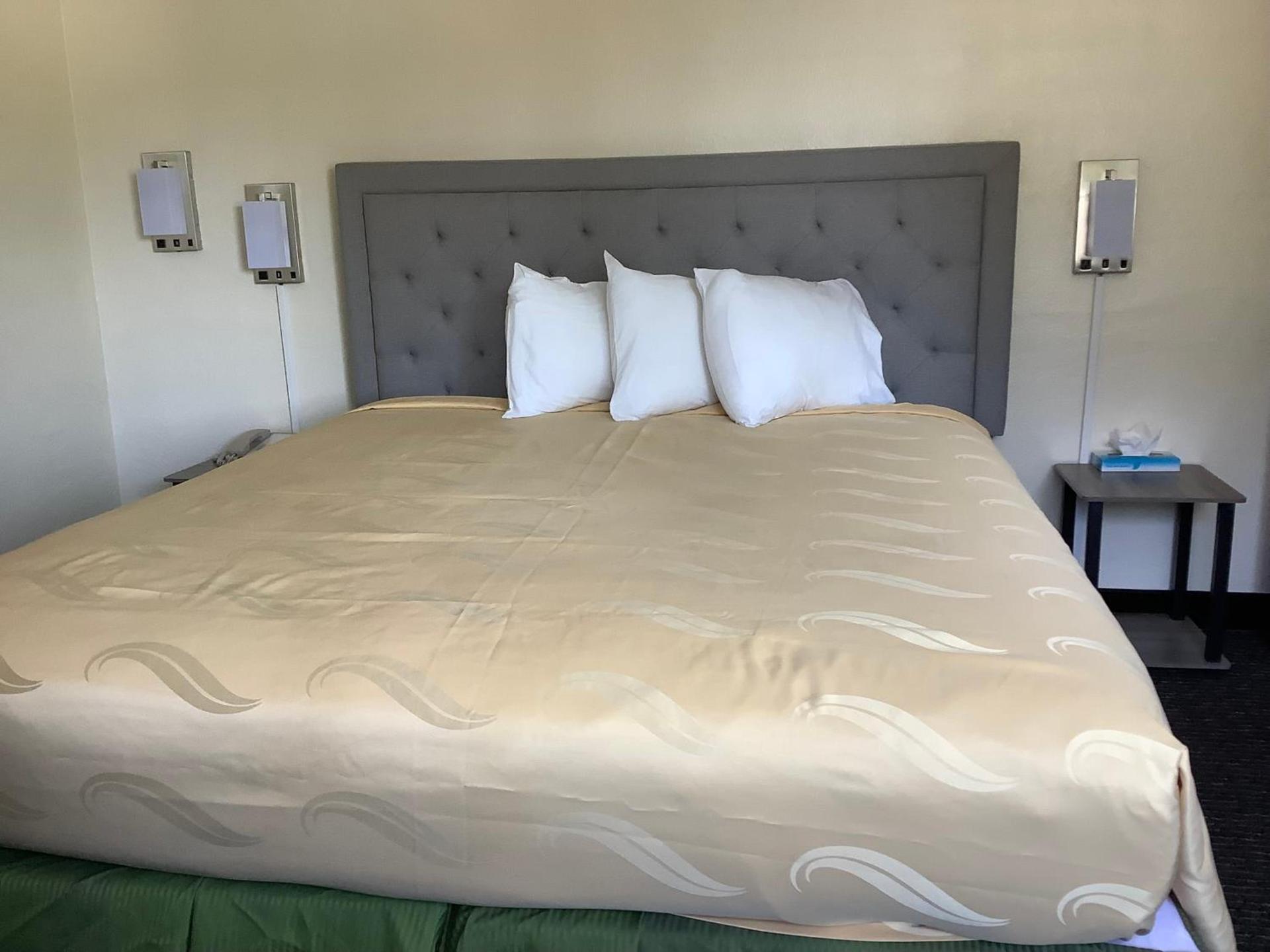 National 9 Motel photo 13