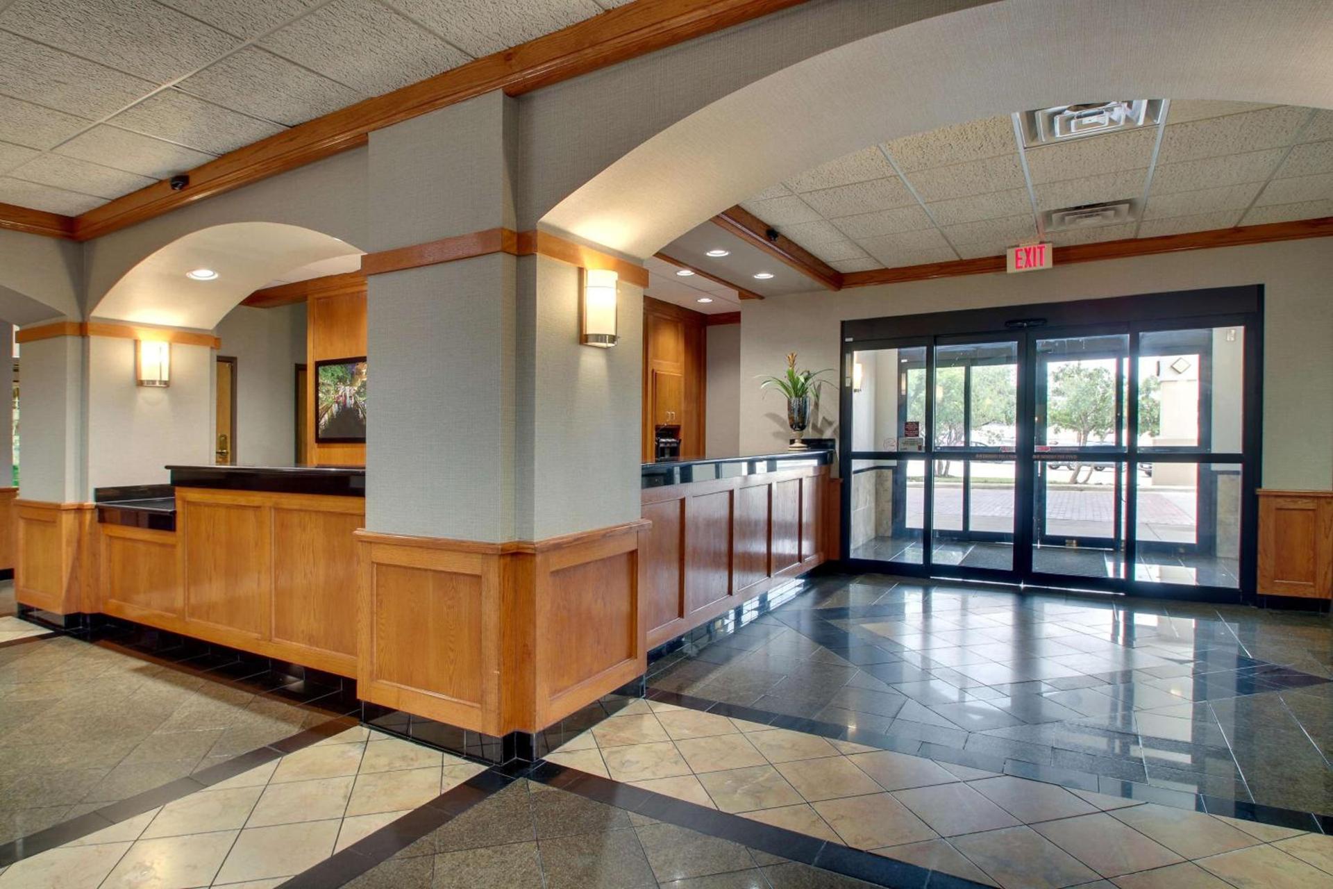 Drury Inn & Suites San Antonio Northwest Medical Center photo 4
