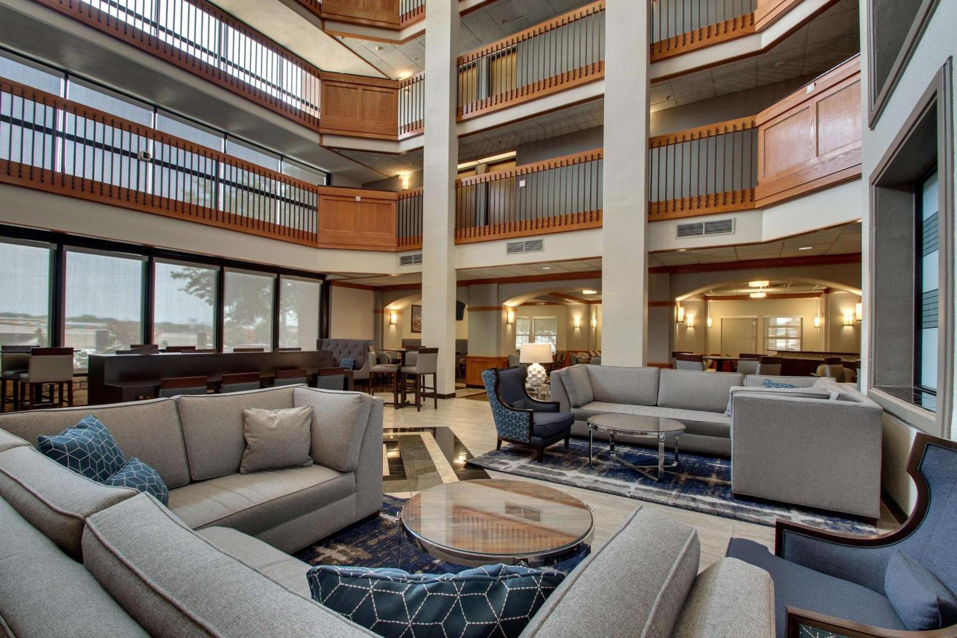 Drury Inn & Suites San Antonio Northwest Medical Center photo 8