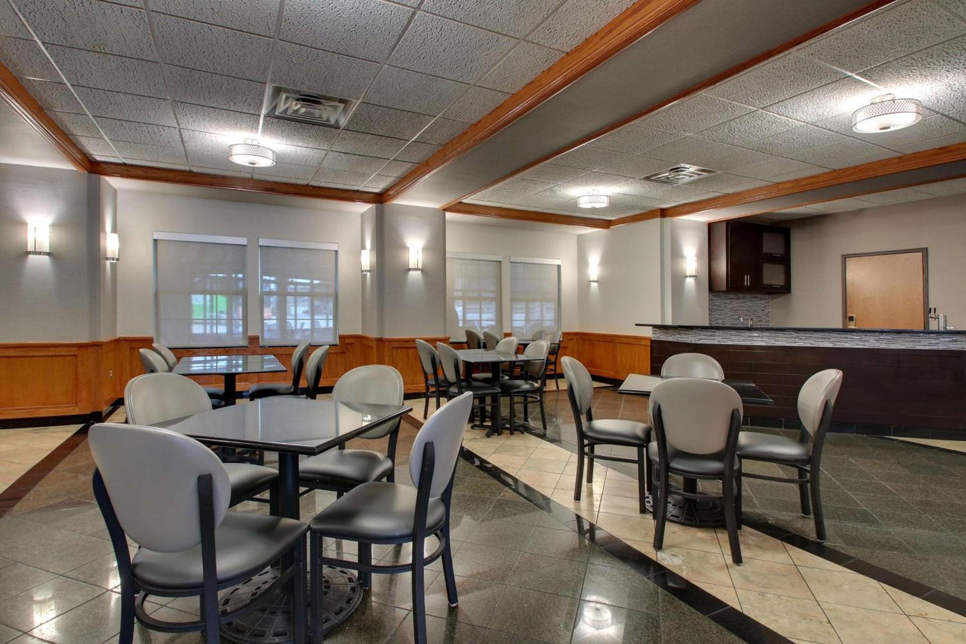 Drury Inn & Suites San Antonio Northwest Medical Center photo 13