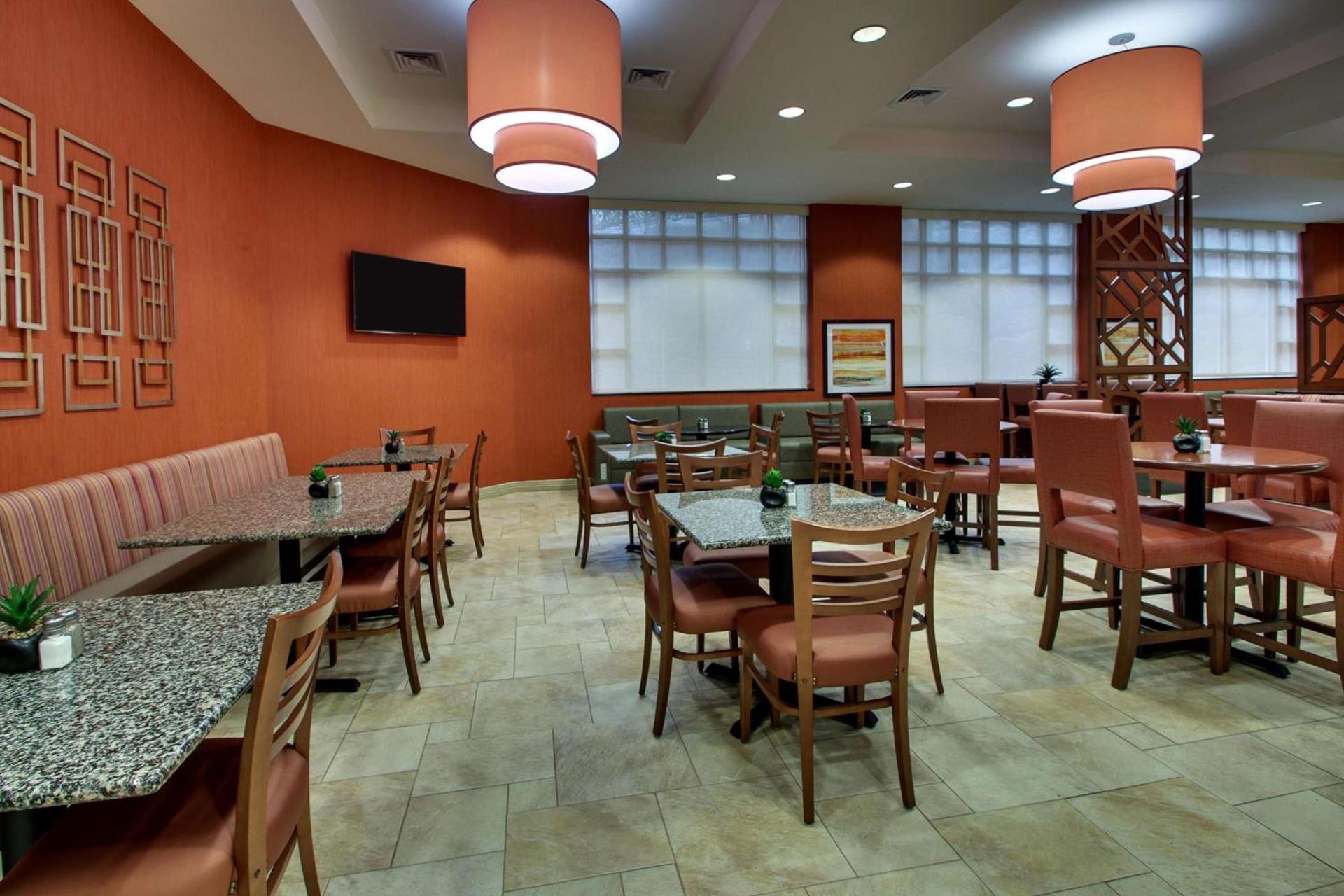 Drury Inn & Suites Charlotte Northlake photo 10