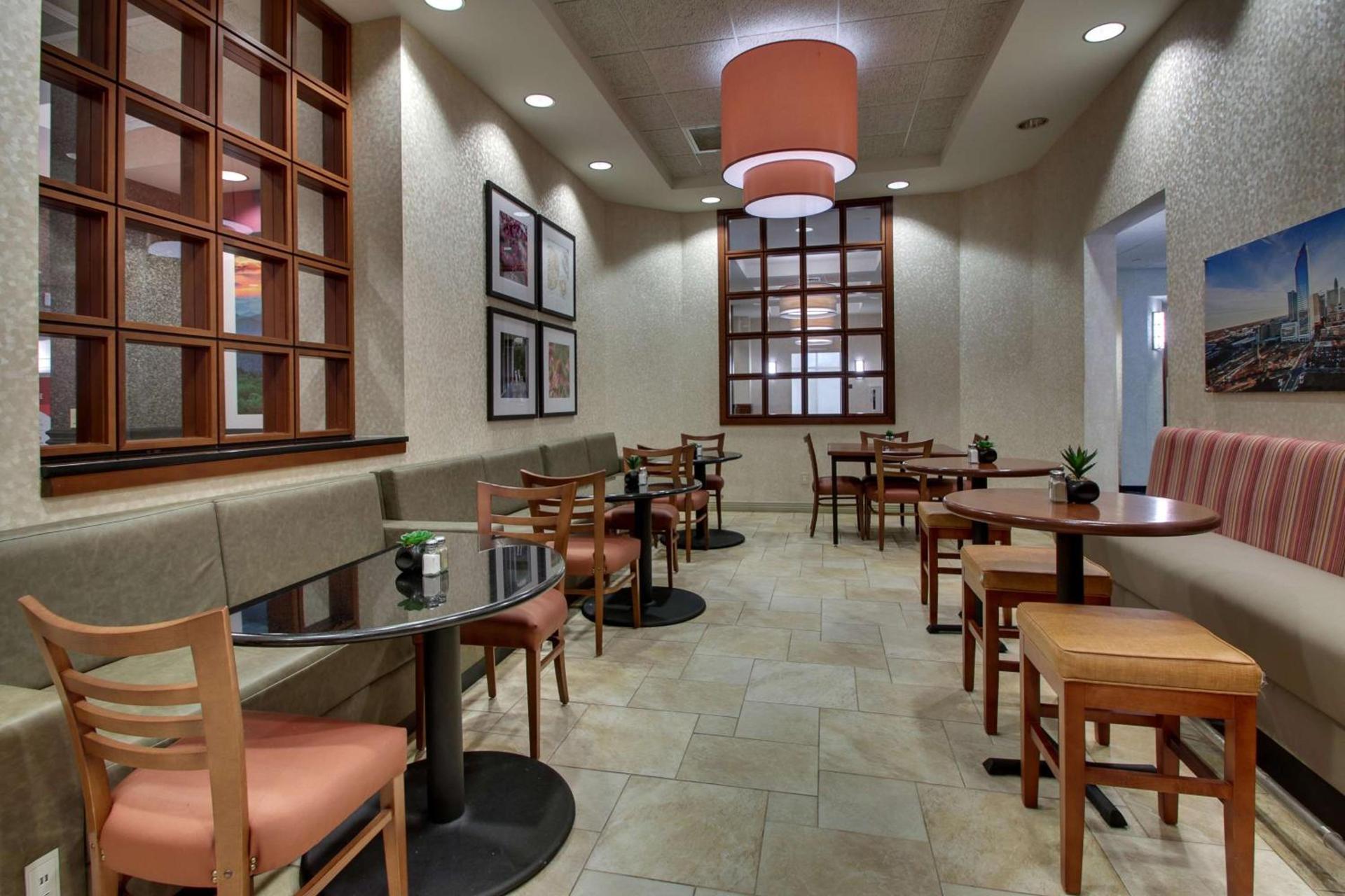 Drury Inn & Suites Charlotte Northlake photo 12