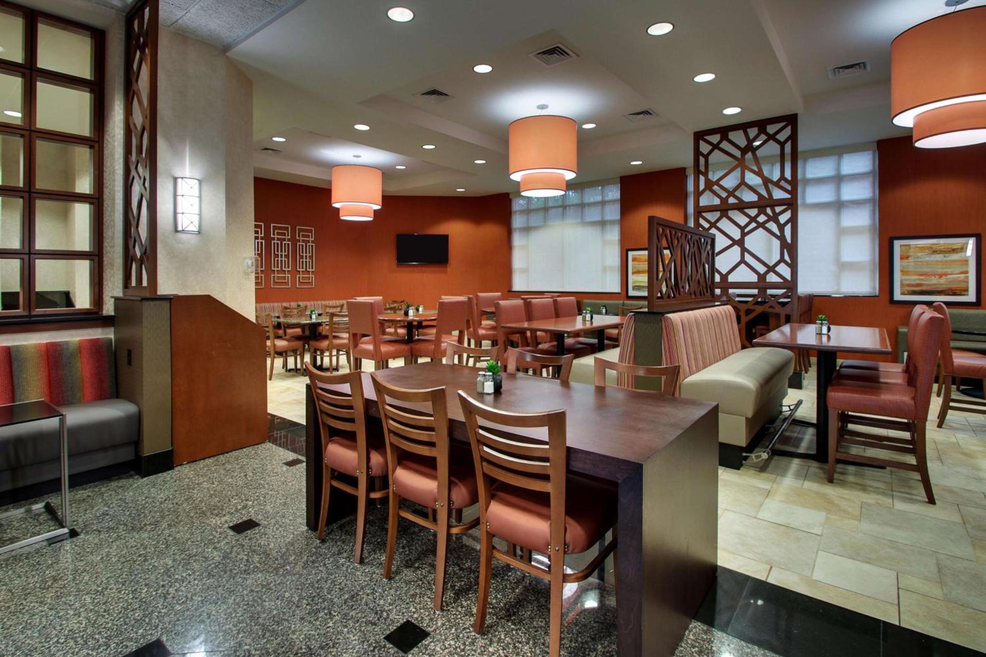 Drury Inn & Suites Charlotte Northlake photo 9
