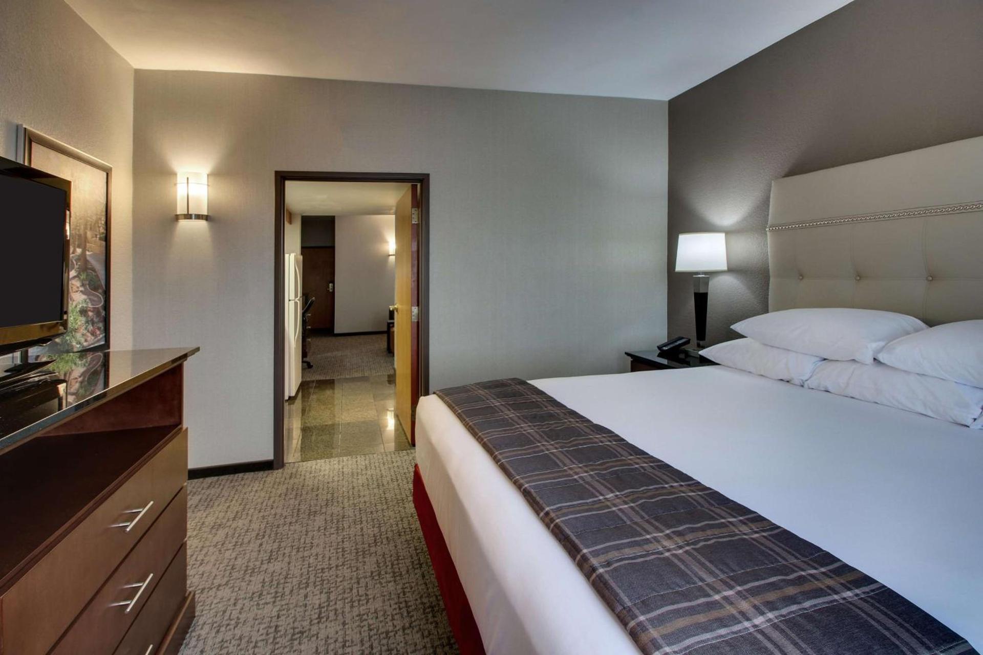Drury Inn & Suites San Antonio Northwest Medical Center photo 17