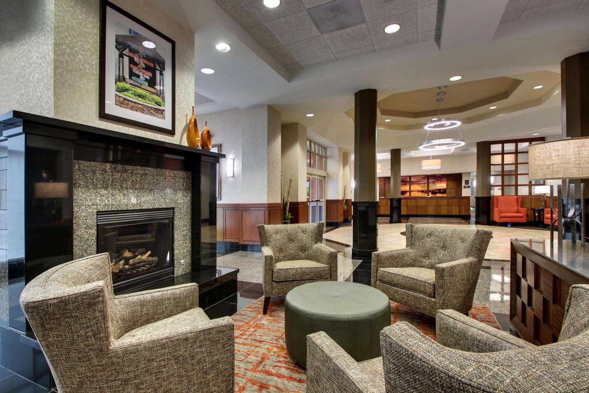 Drury Inn & Suites Charlotte Northlake photo 6