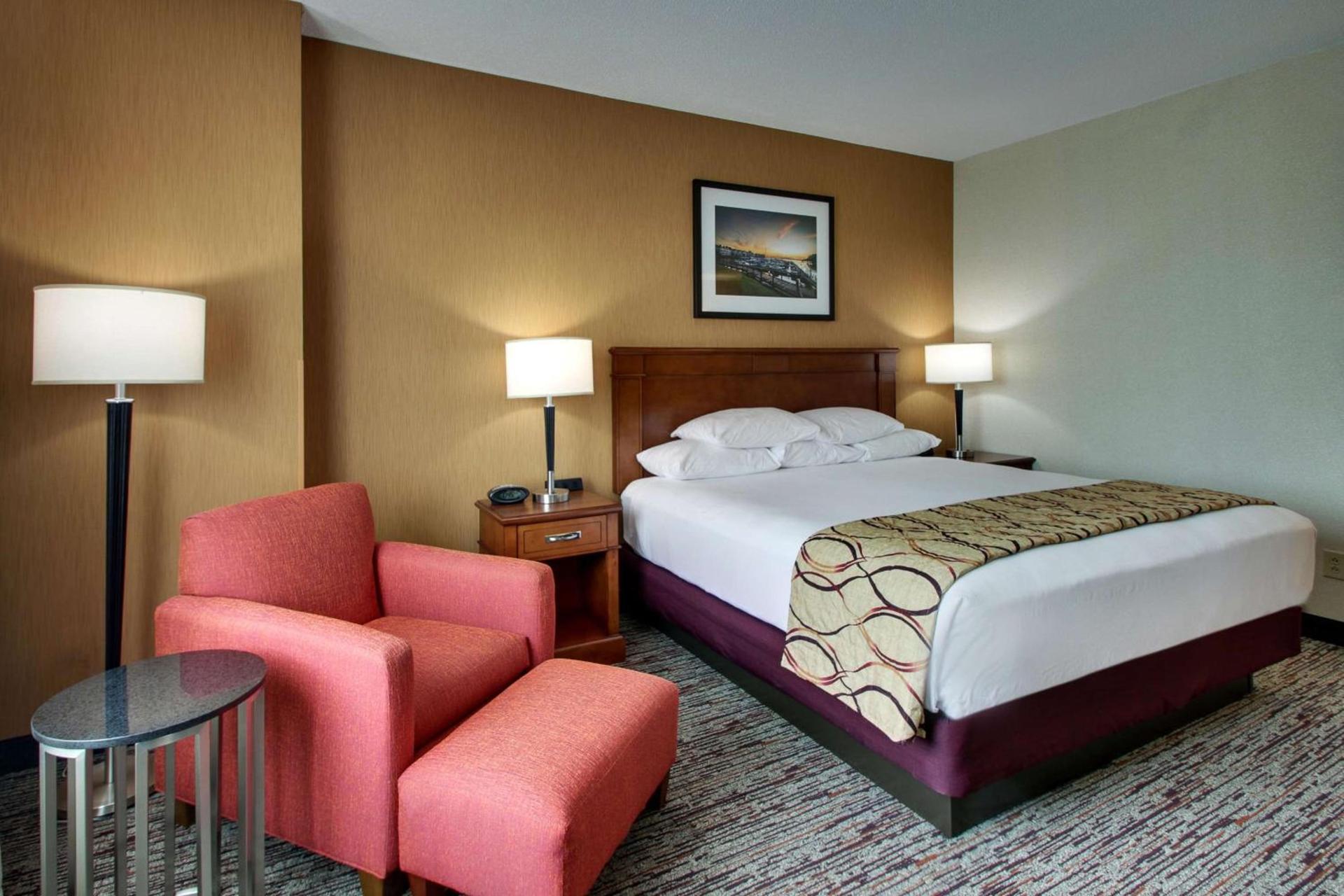 Drury Inn & Suites Charlotte Northlake photo 24