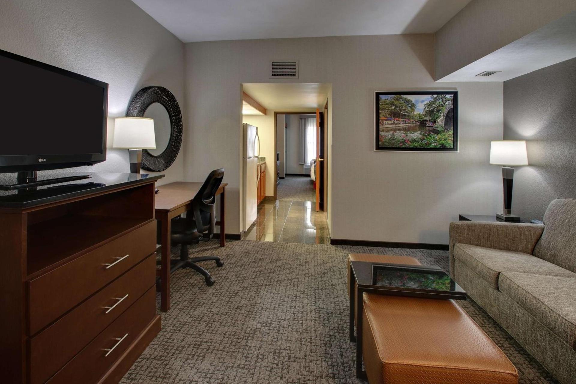 Drury Inn & Suites San Antonio Northwest Medical Center photo 36
