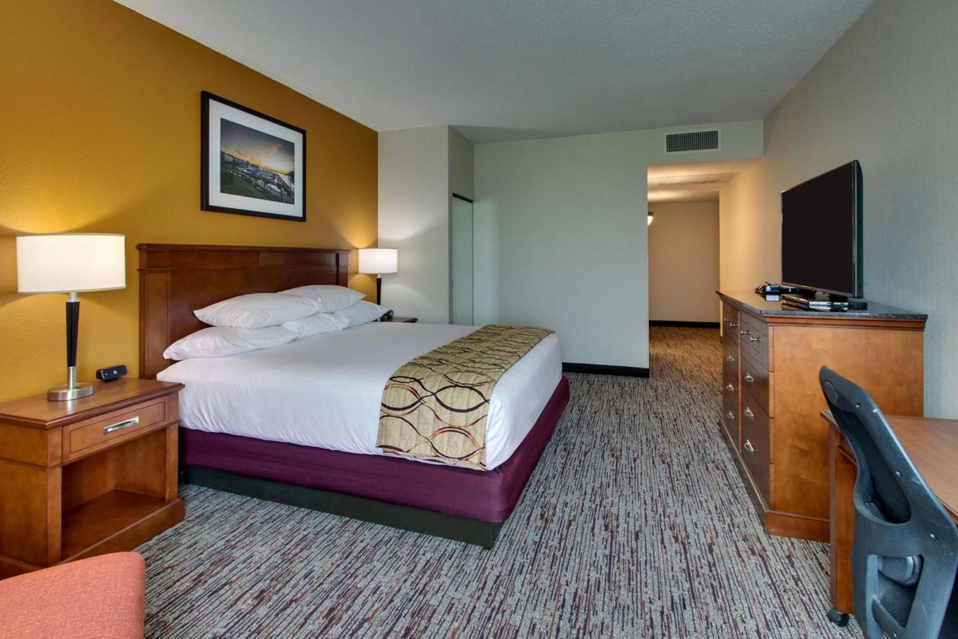 Drury Inn & Suites Charlotte Northlake photo 29
