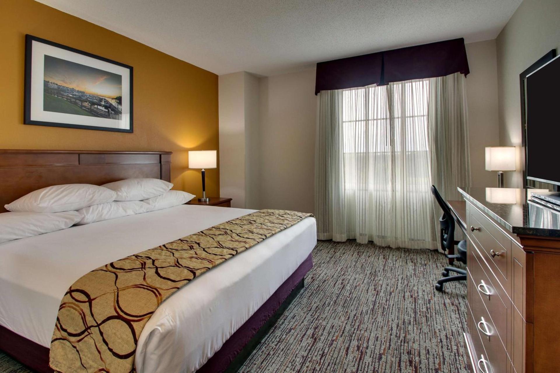 Drury Inn & Suites Charlotte Northlake photo 32