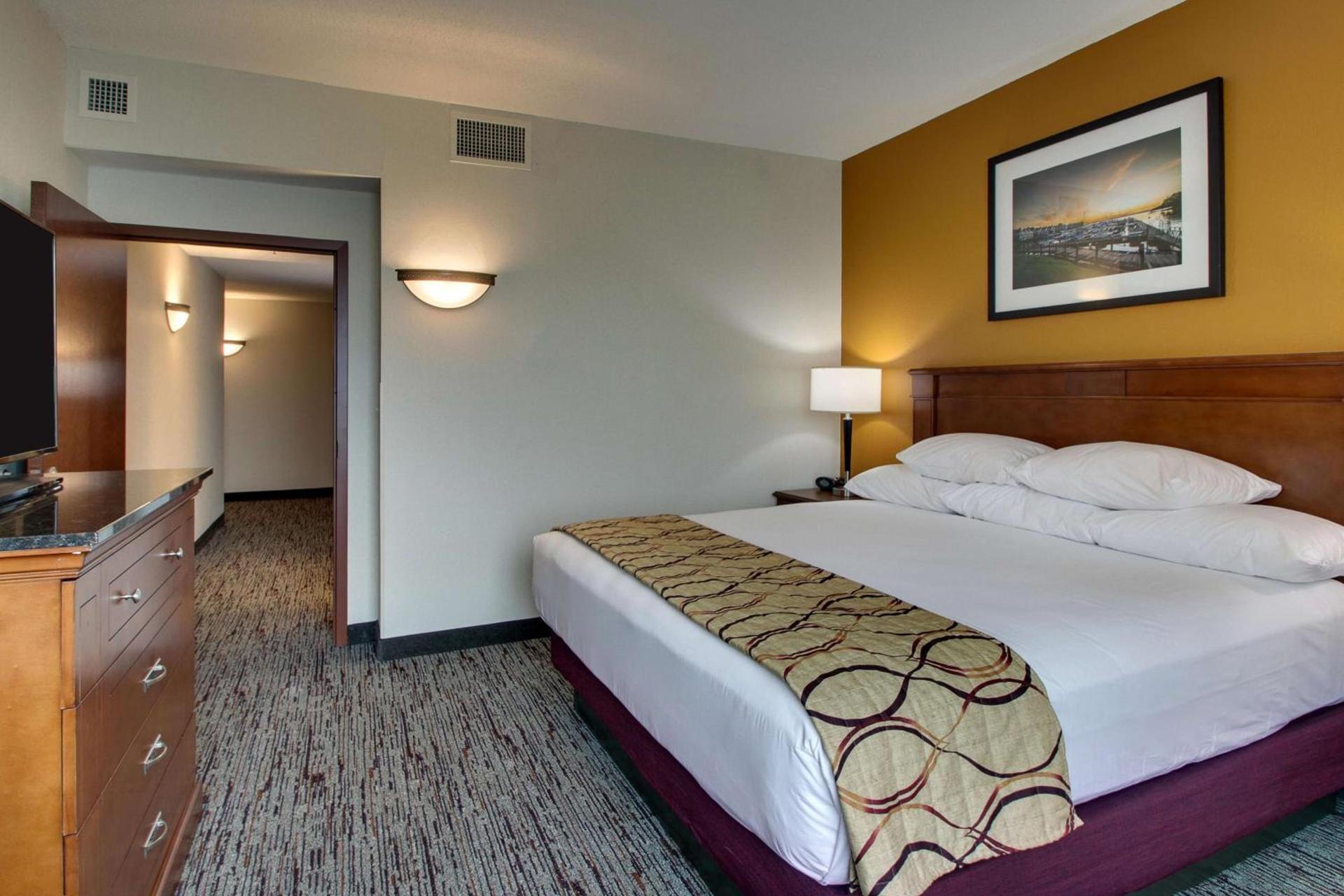 Drury Inn & Suites Charlotte Northlake photo 33