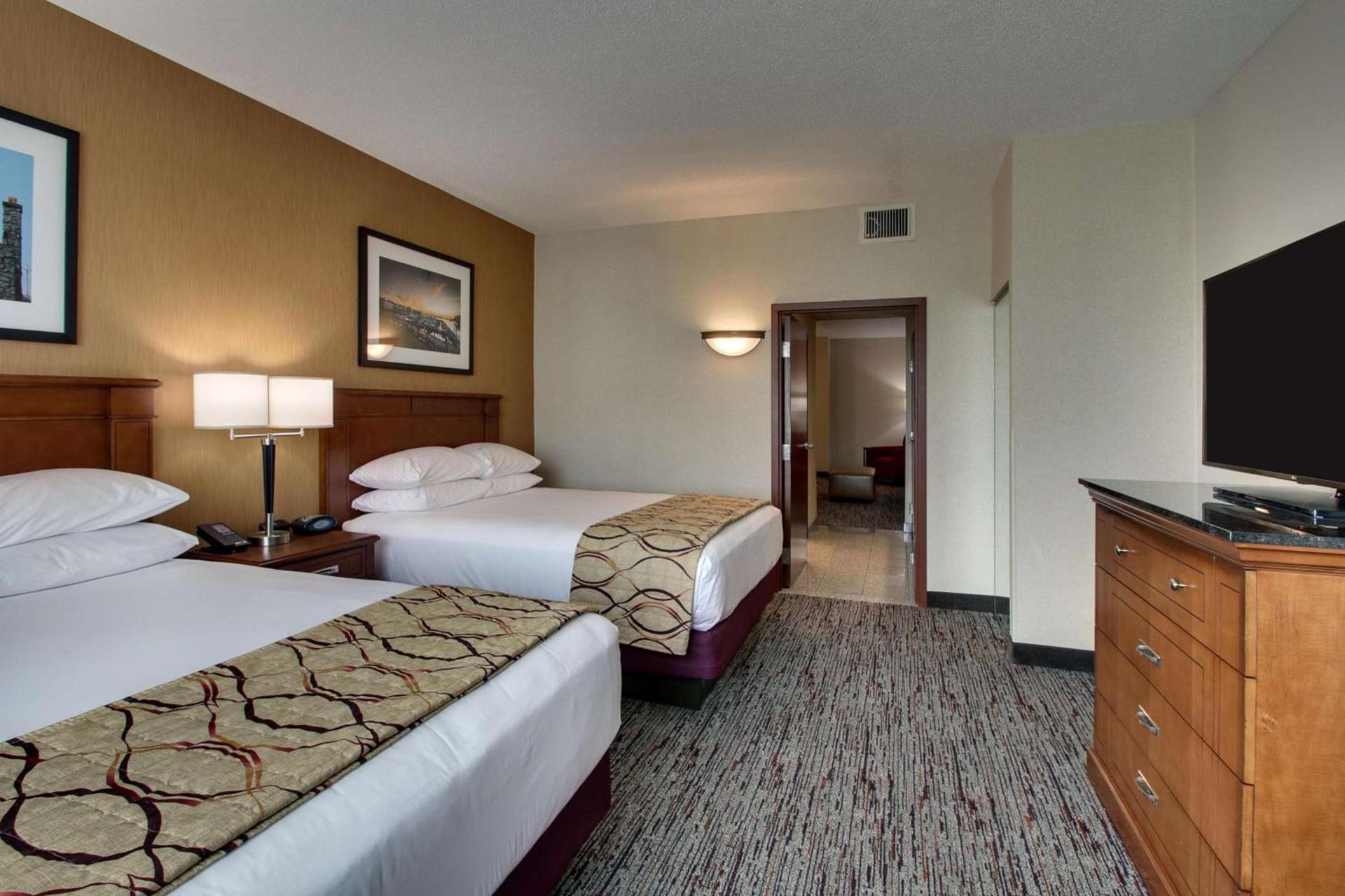 Drury Inn & Suites Charlotte Northlake photo 38
