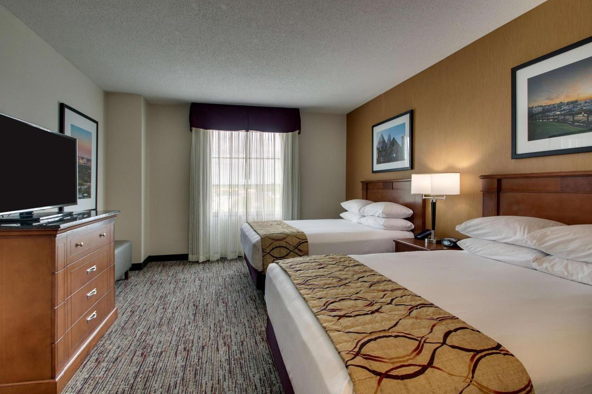 Drury Inn & Suites Charlotte Northlake photo 37
