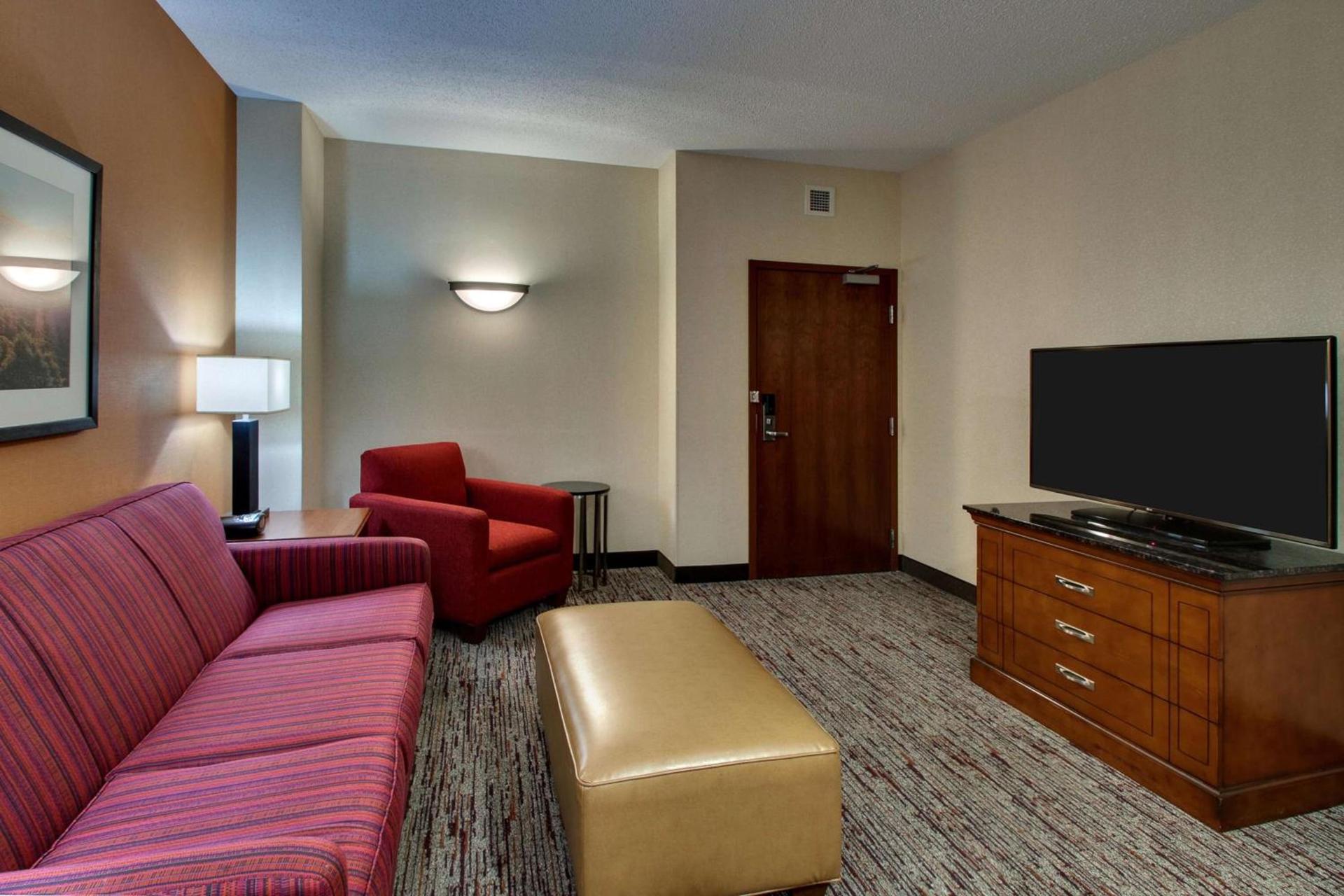 Drury Inn & Suites Charlotte Northlake photo 40
