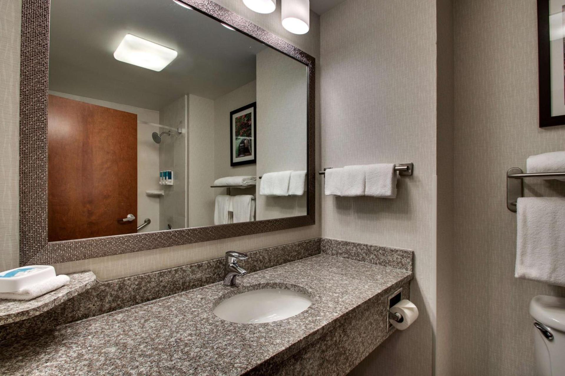Drury Inn & Suites Charlotte Northlake photo 44