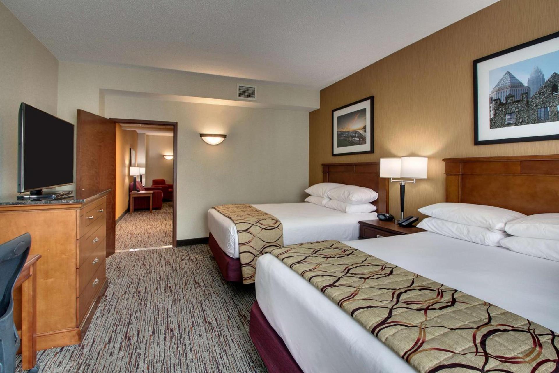 Drury Inn & Suites Charlotte Northlake photo 42