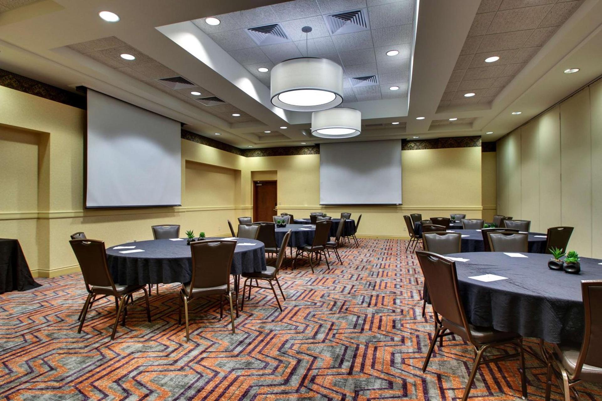 Drury Inn & Suites Charlotte Northlake photo 58