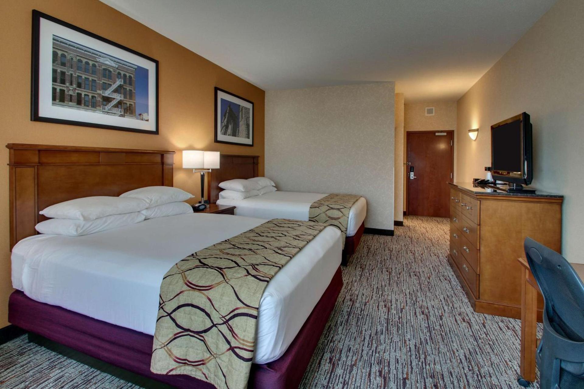 Drury Inn & Suites Findlay photo 53