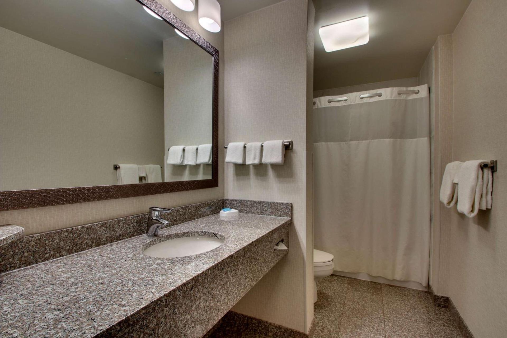 Drury Inn & Suites Findlay photo 49