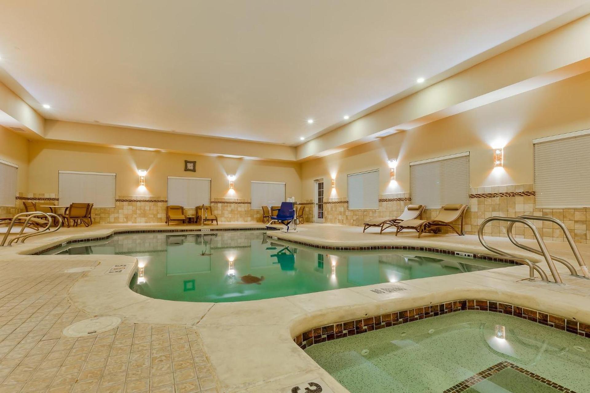 Holiday Inn Express and Suites Alpine by IHG photo 34