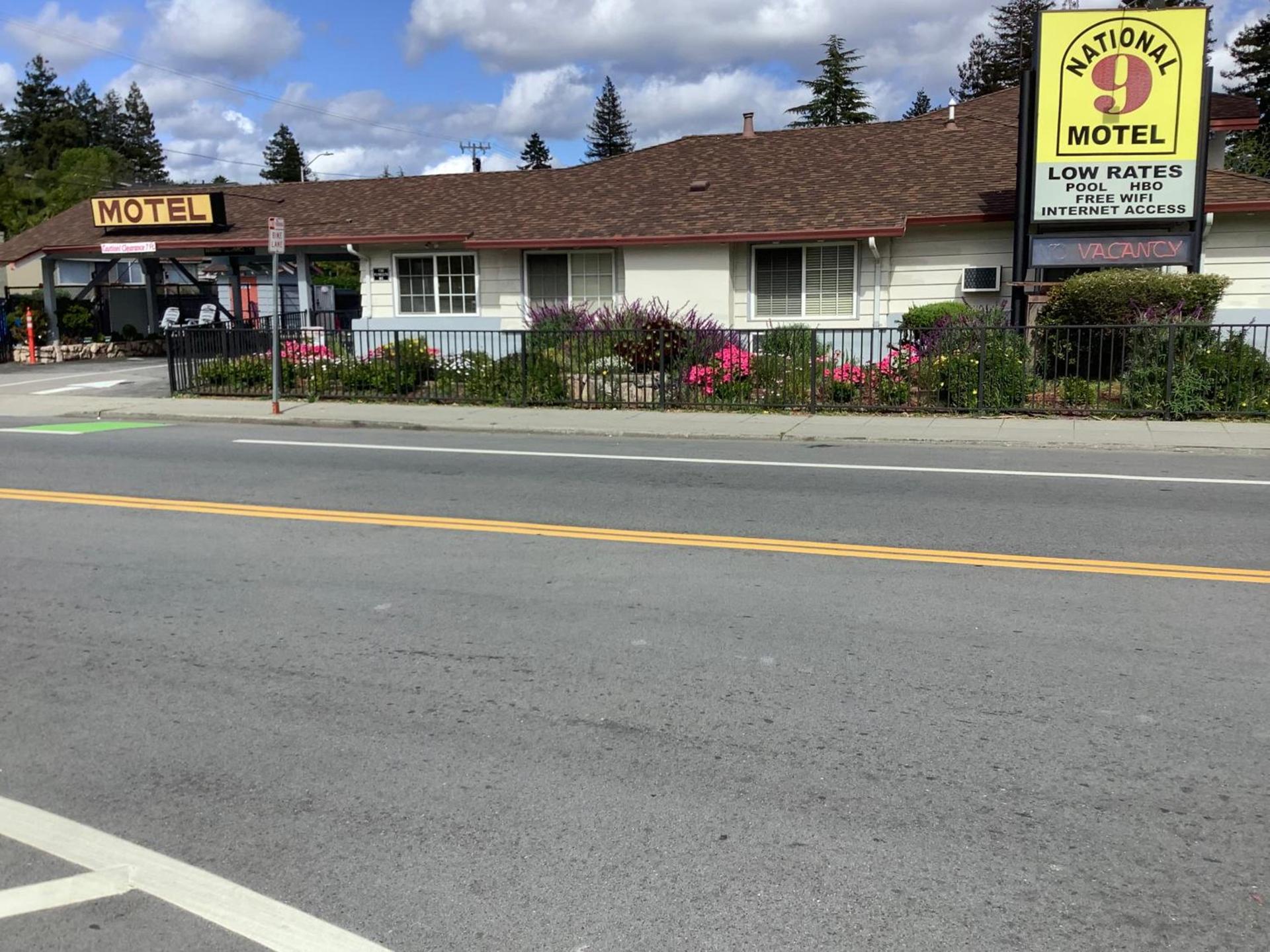 National 9 Motel photo 3