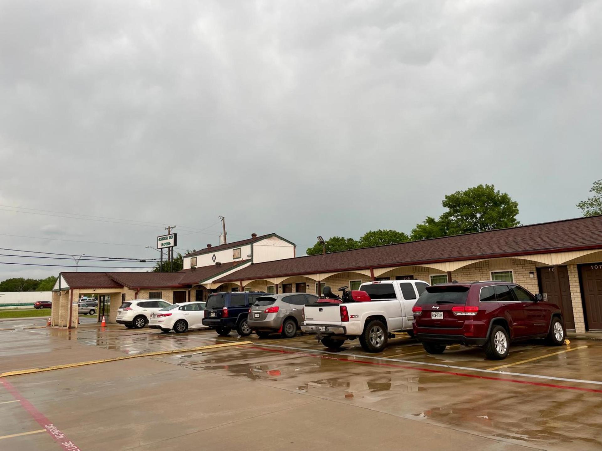Golden Inn Dallas by Hotel O photo 4