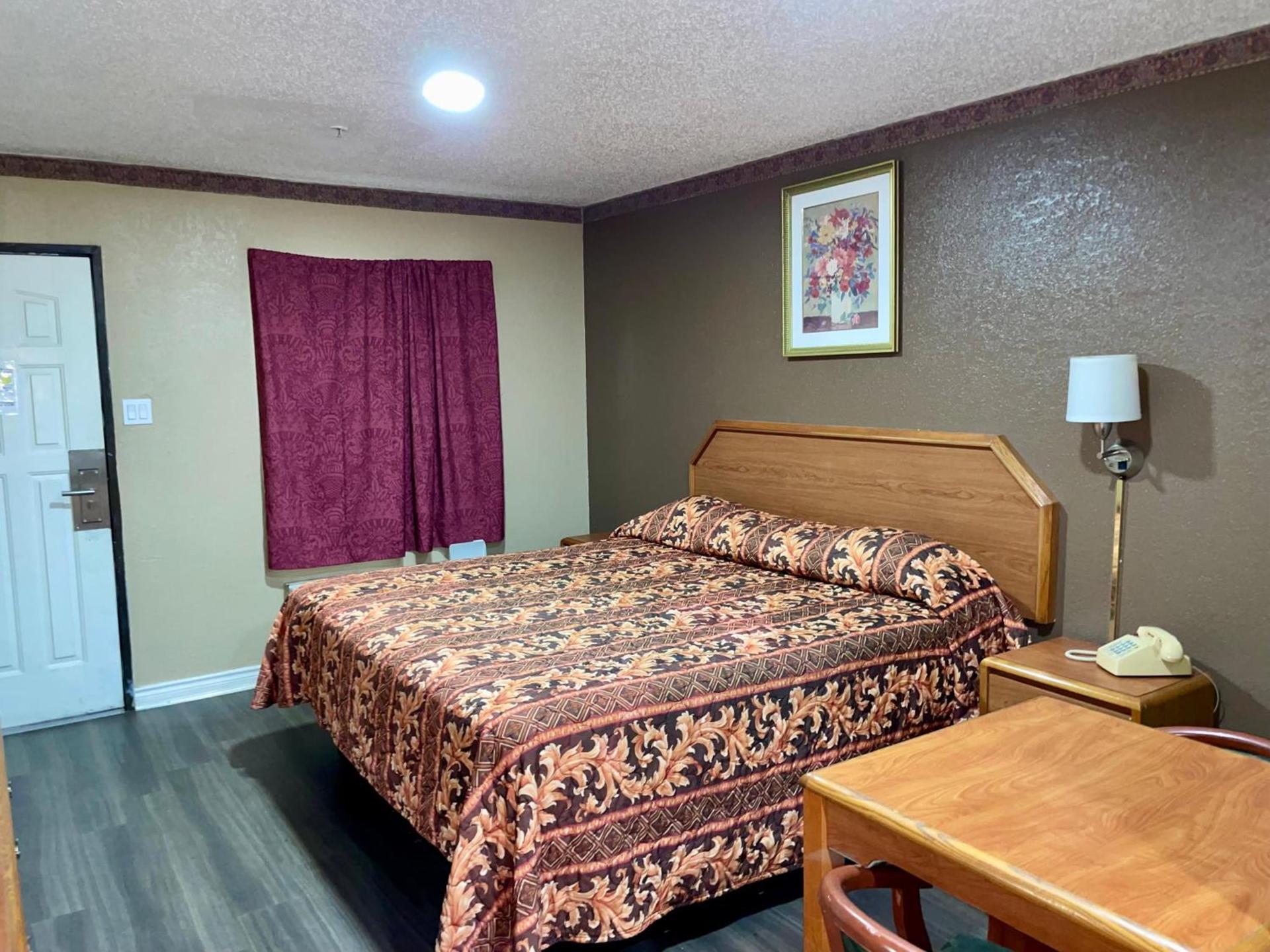 Golden Inn Dallas by Hotel O photo 5