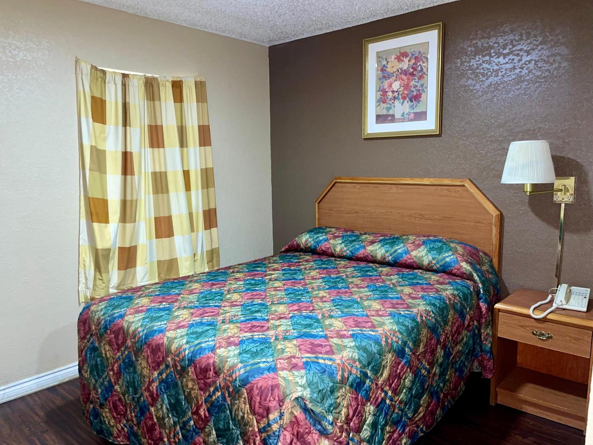 Golden Inn Dallas by Hotel O photo 8