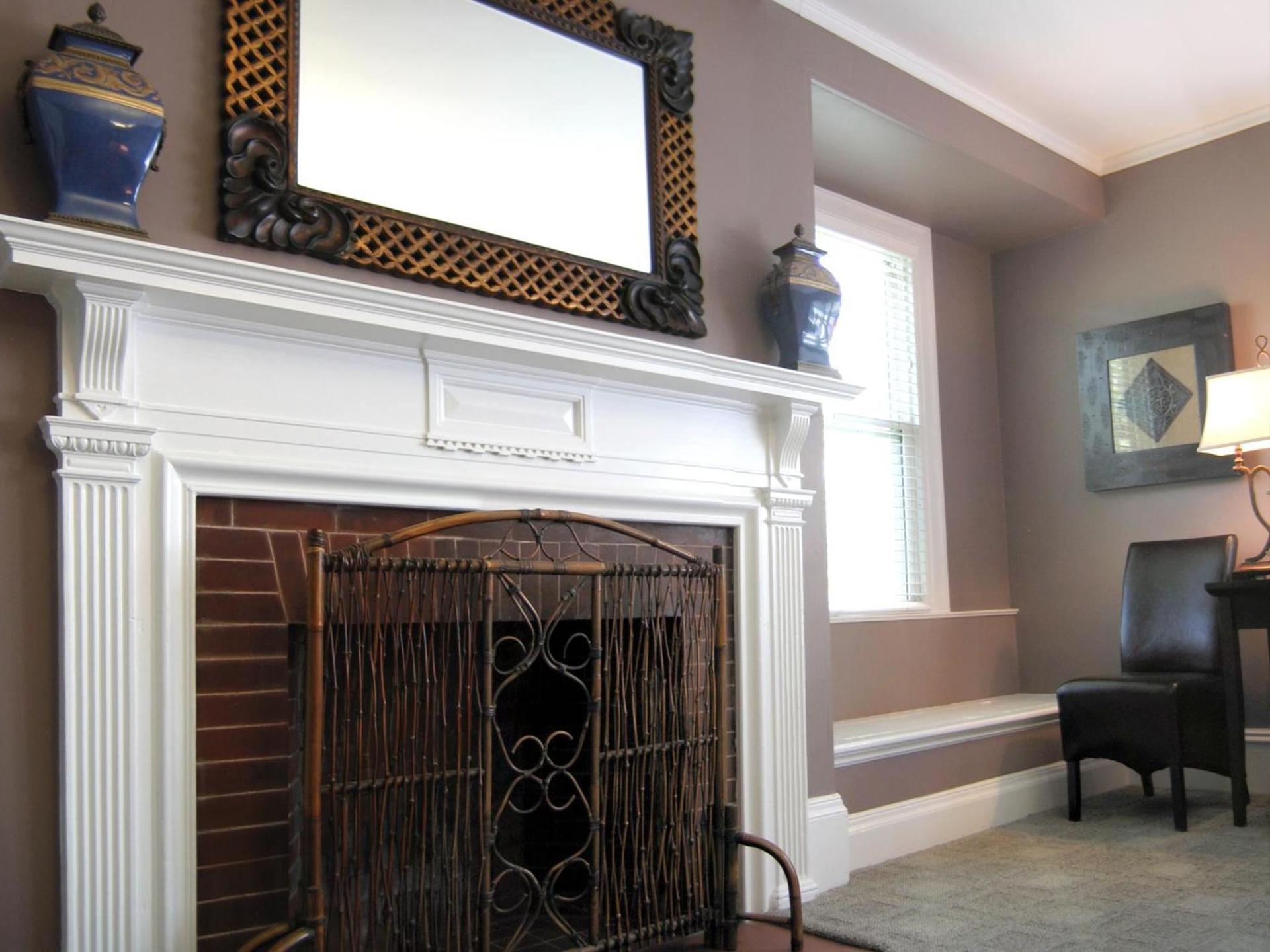 Longwood Inn photo 24