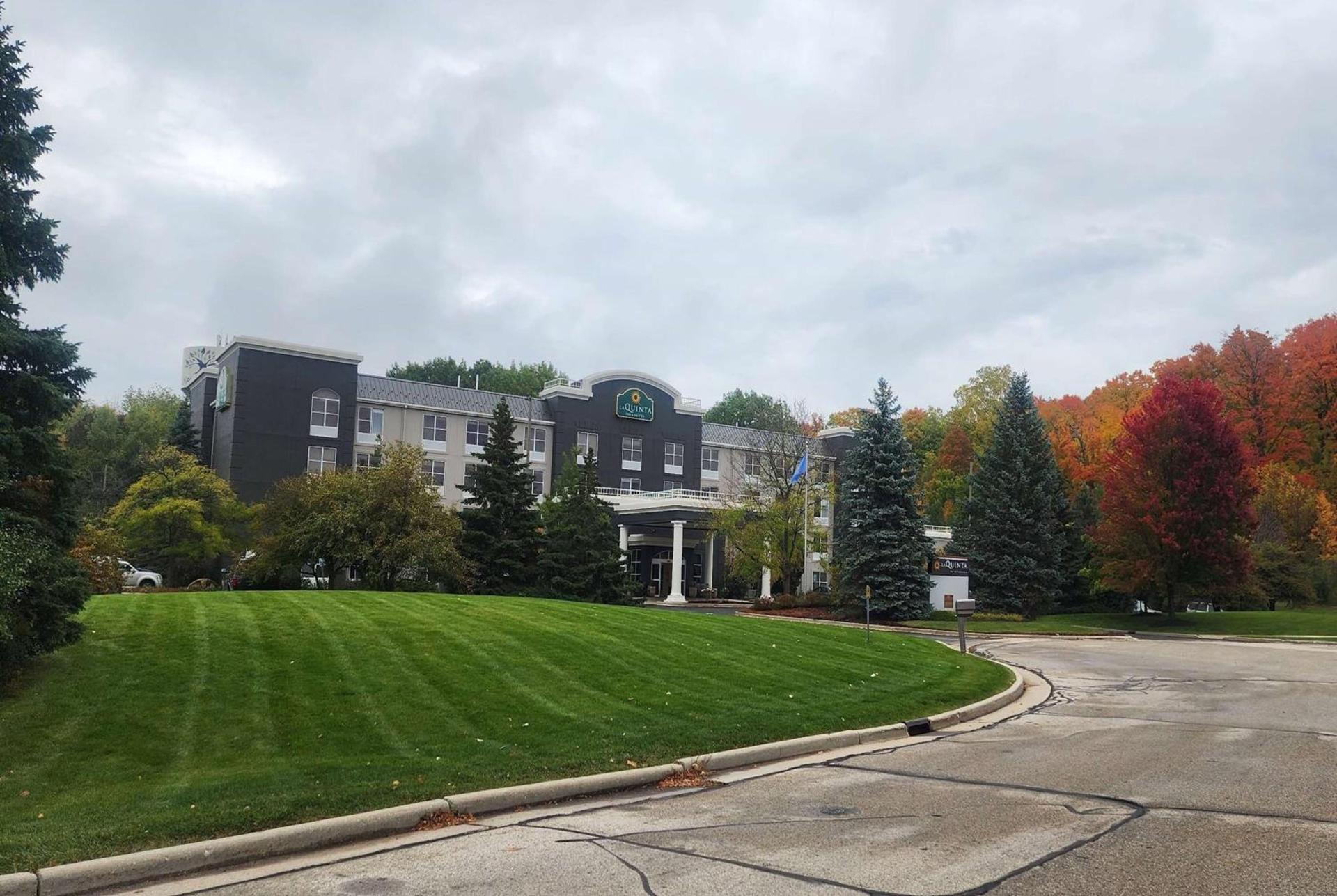 La Quinta by Wyndham Milwaukee SW New Berlin photo 3