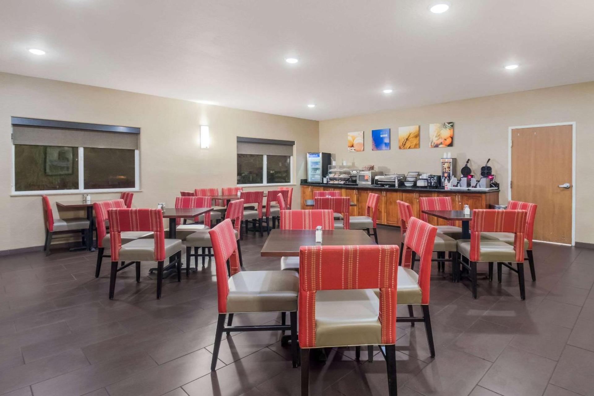 Comfort Inn Fort Morgan photo 24