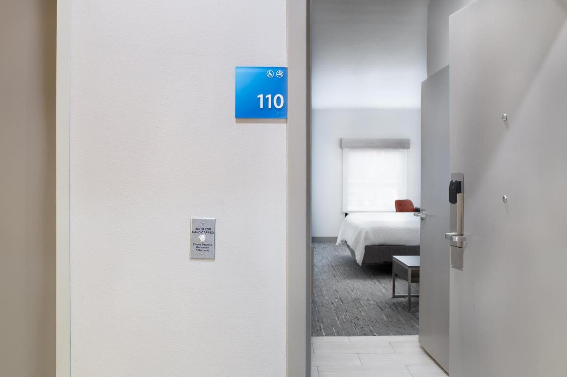 Holiday Inn Express Atlanta West - Theme Park Area by IHG photo 54
