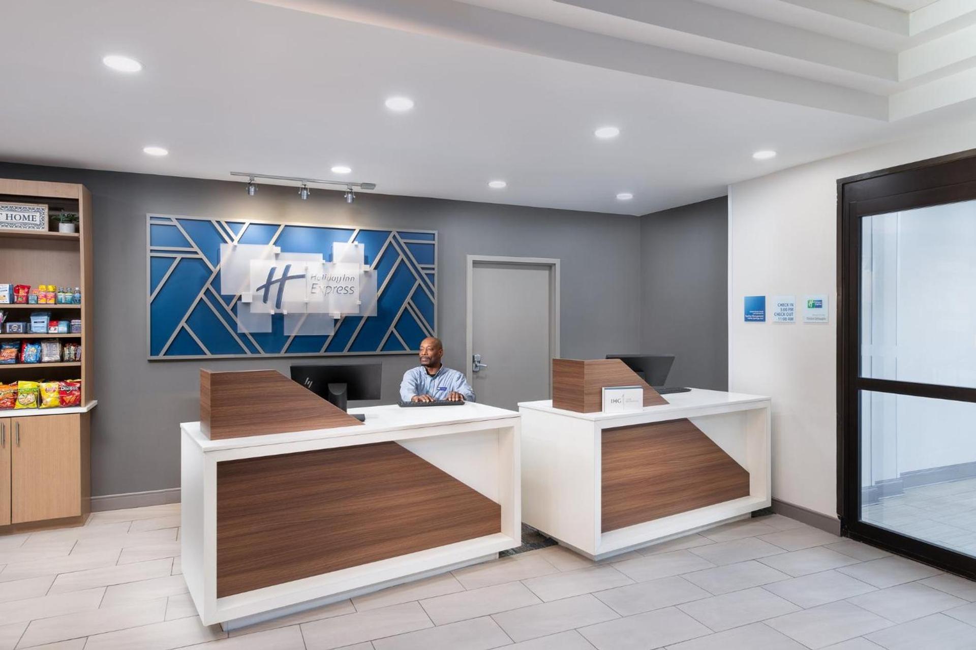 Holiday Inn Express Atlanta West - Theme Park Area by IHG photo 58