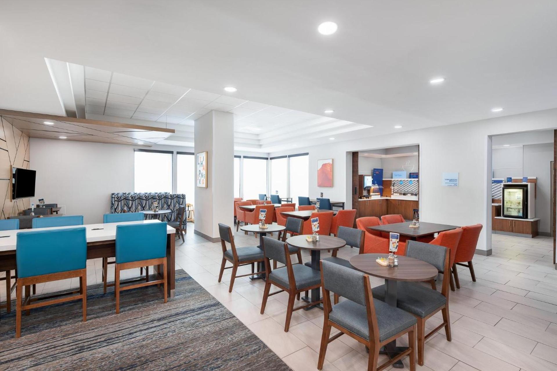 Holiday Inn Express Atlanta West - Theme Park Area by IHG photo 42