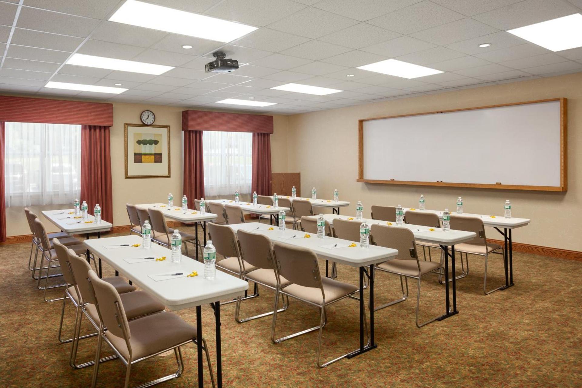 Country Inn & Suites by Radisson, Ithaca, NY photo 57