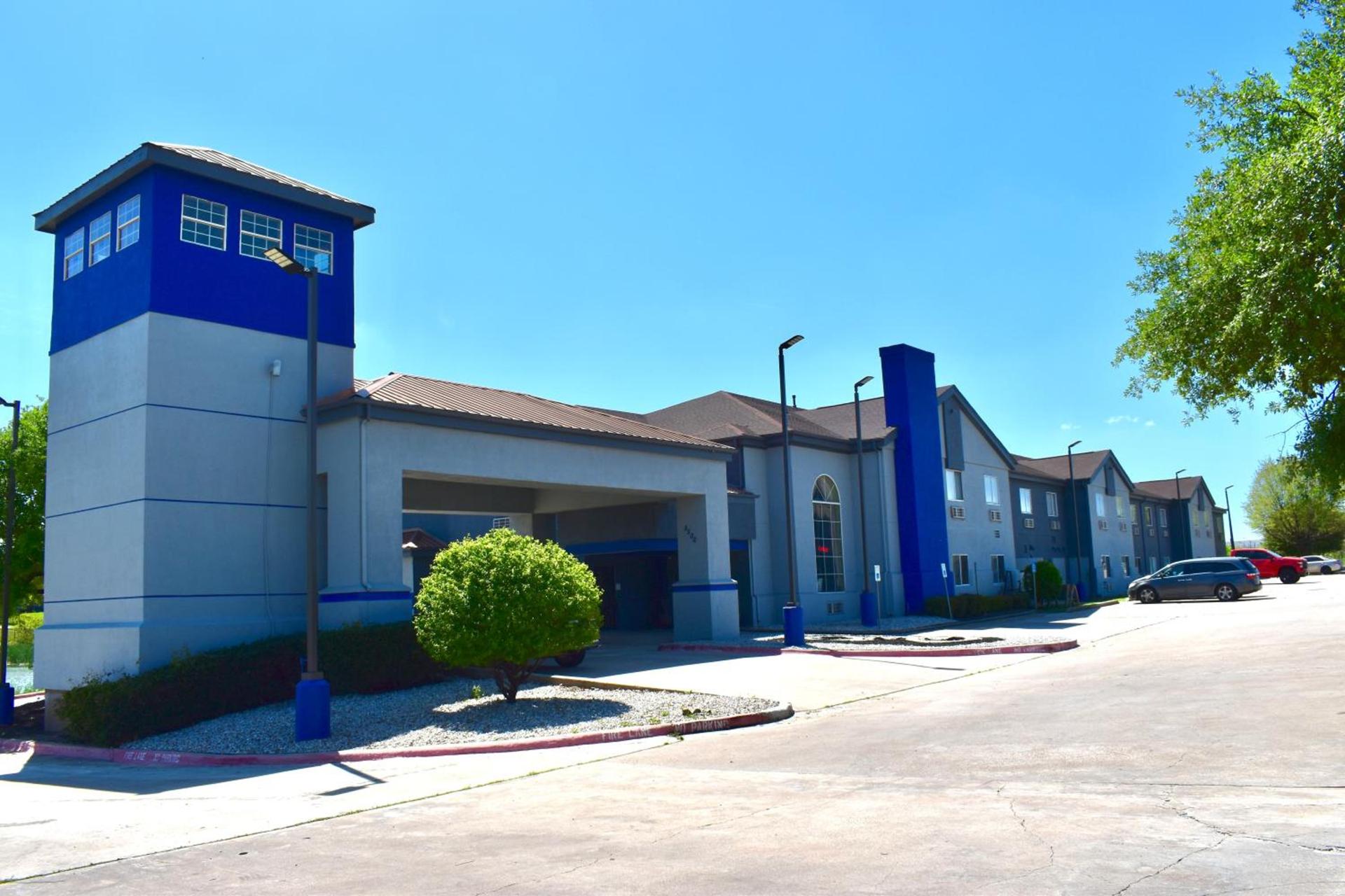 Americas Best Value Inn & Suites Haltom City Ft. Worth photo 10
