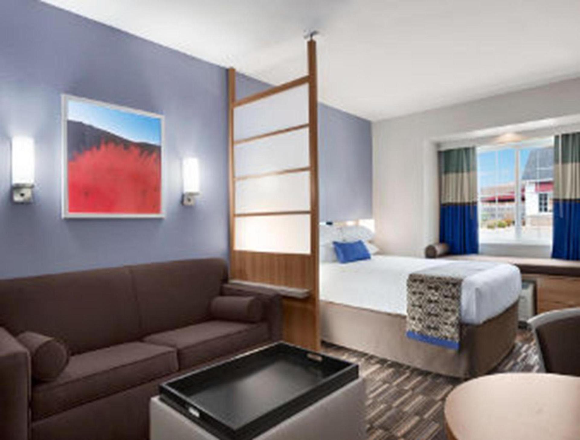 Microtel Inn & Suites by Wyndham Altoona photo 2