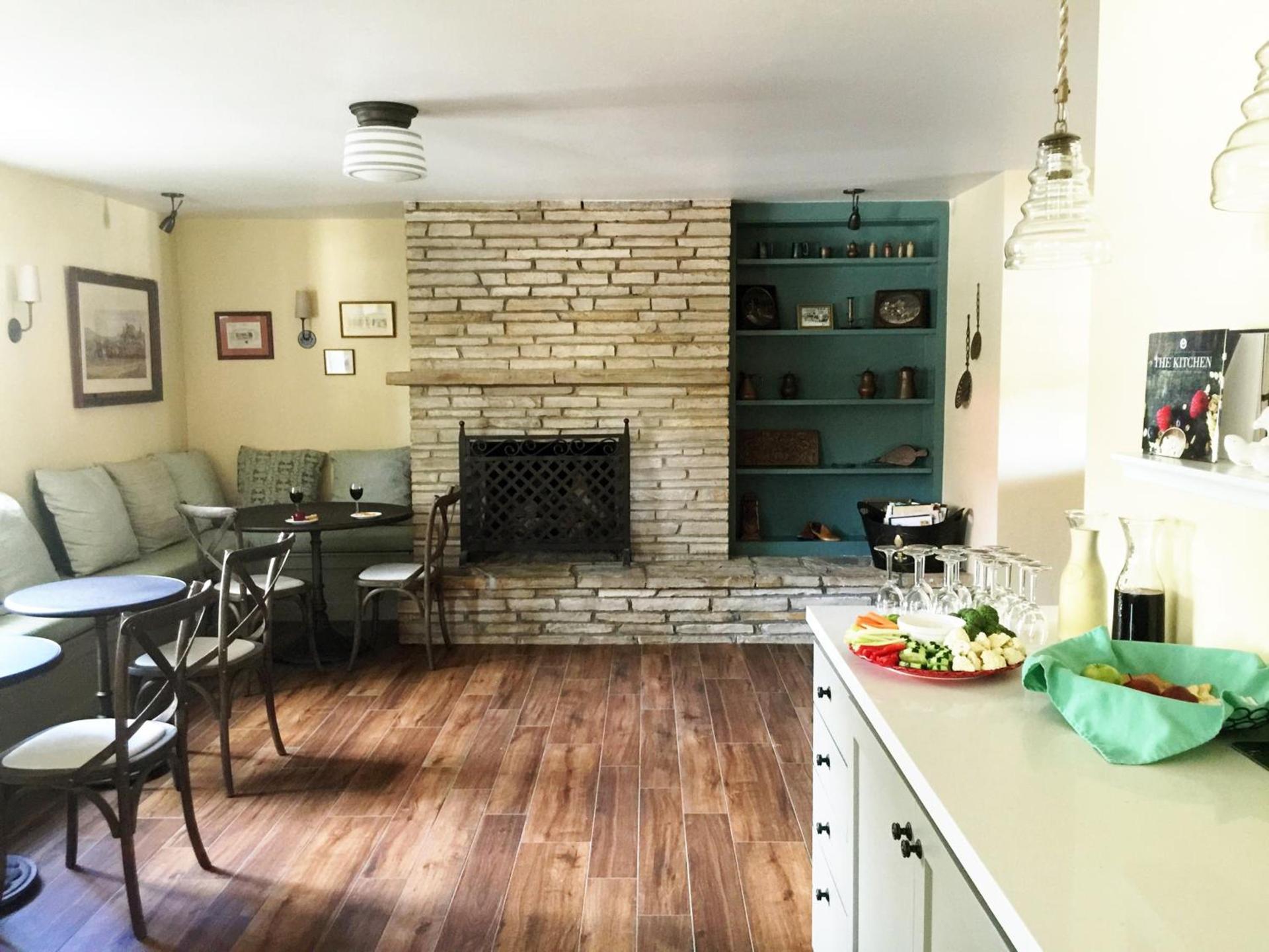 Coachman's Inn, A Four Sisters Inn photo 53