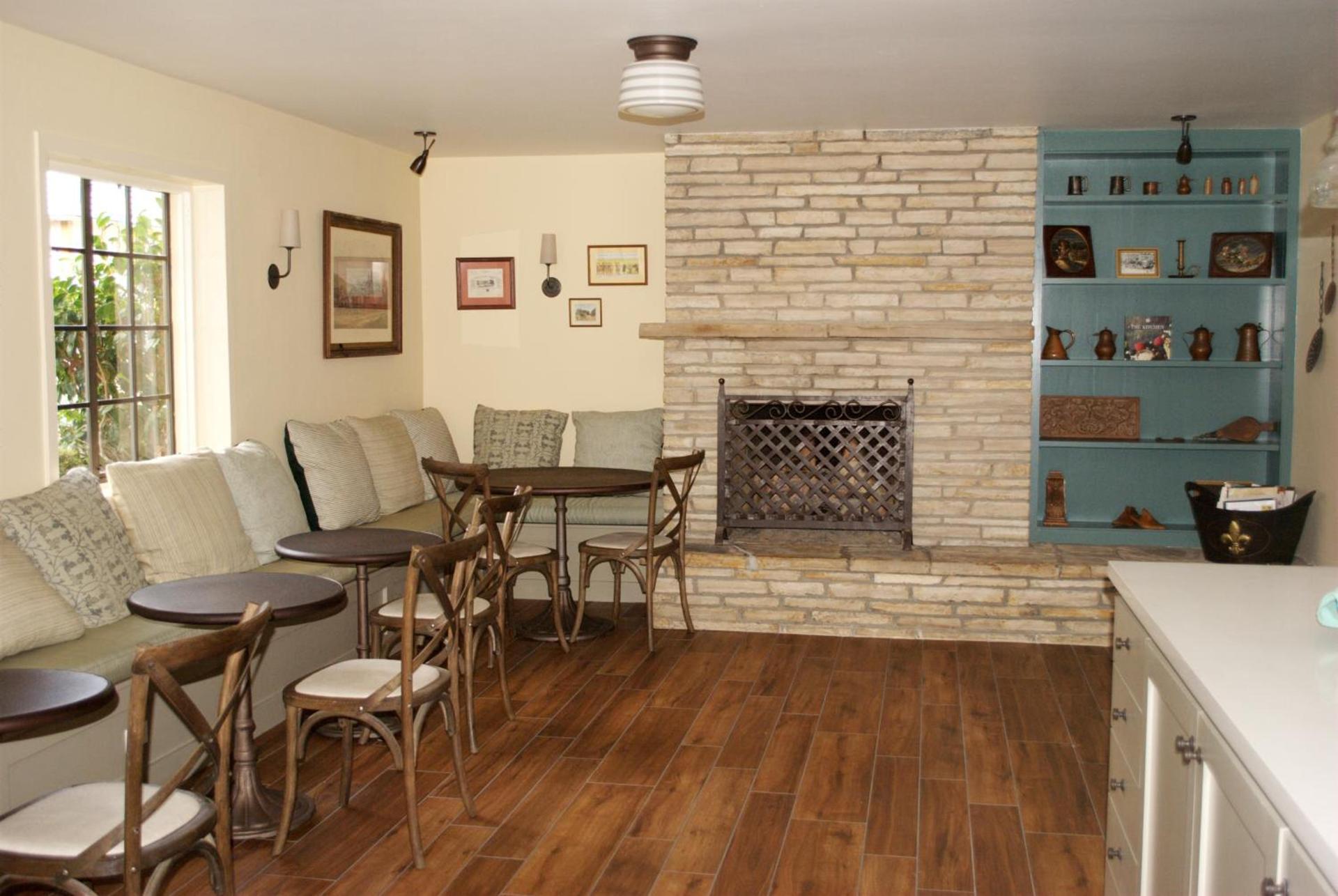Coachman's Inn, A Four Sisters Inn photo 2