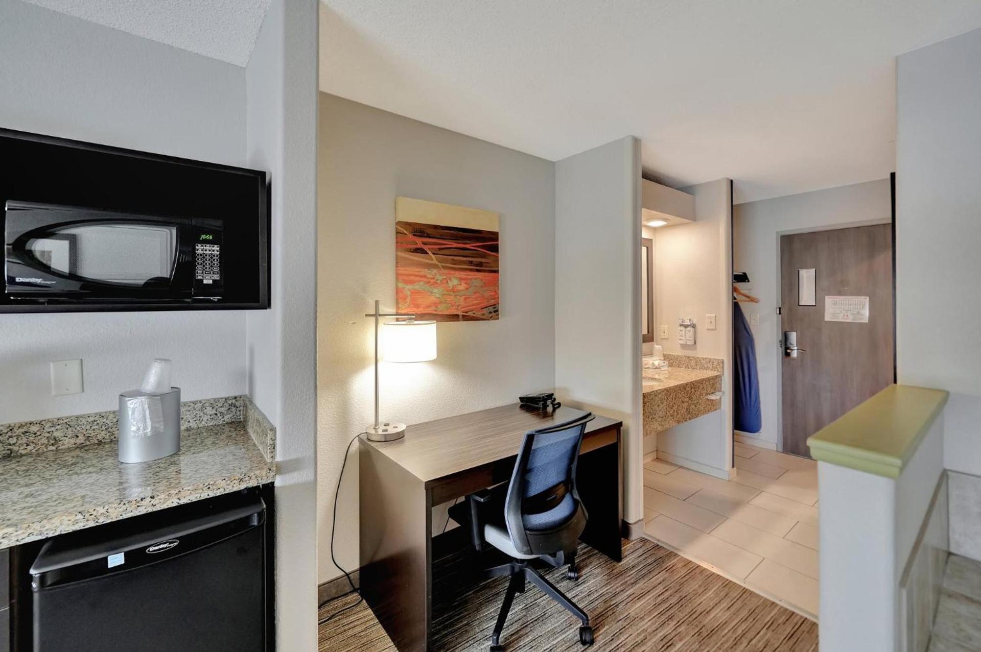 Holiday Inn Express Hotel & Suites Beatrice by IHG photo 50