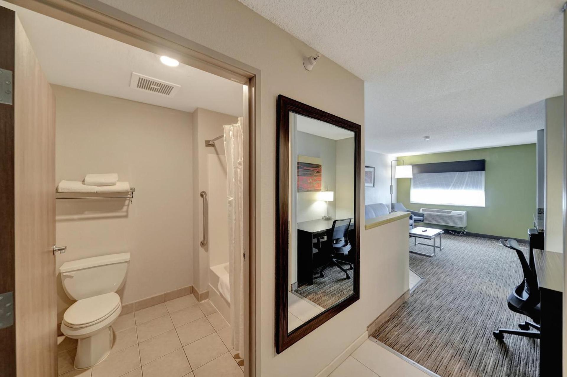 Holiday Inn Express Hotel & Suites Beatrice by IHG photo 44