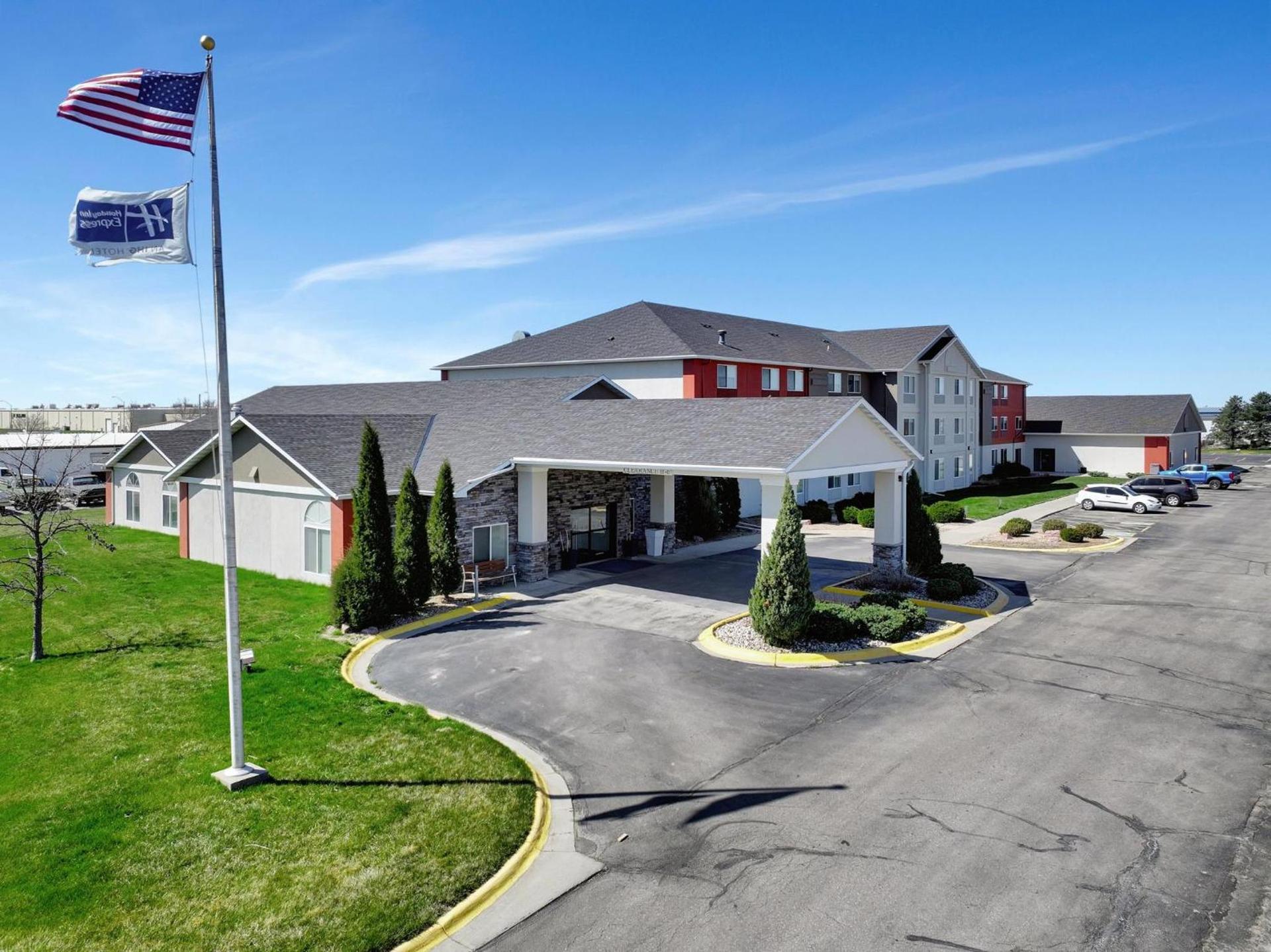 Holiday Inn Express Hotel & Suites Beatrice by IHG photo 69